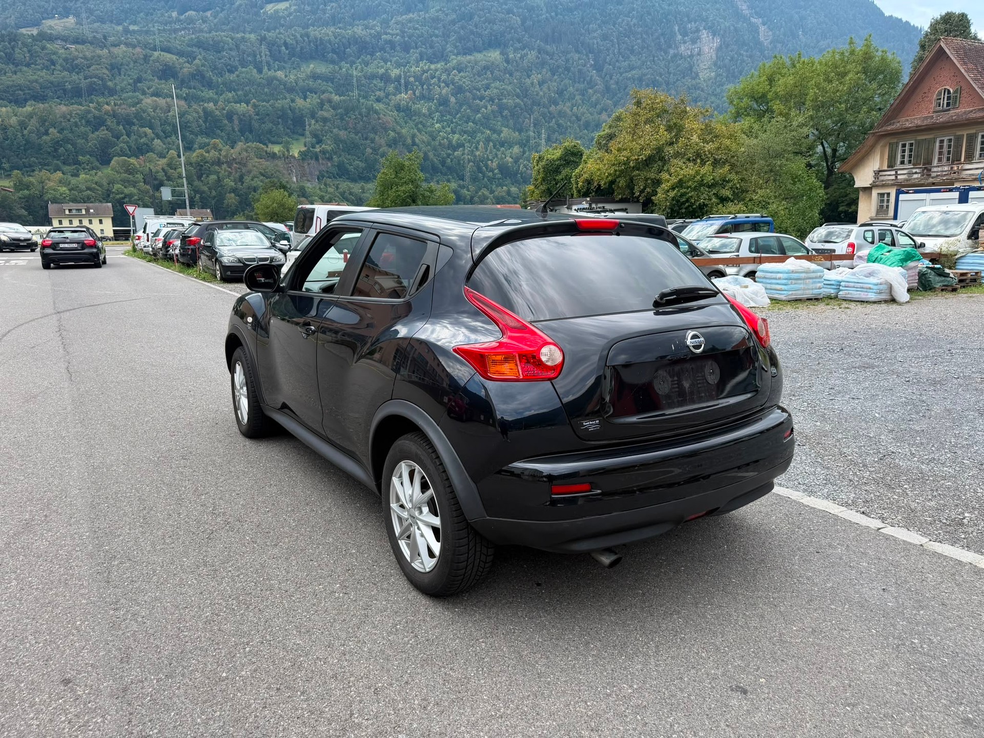 NISSAN Juke 1.6 DIG-T tekna 4x4 Xtronic M-CVT-image-2