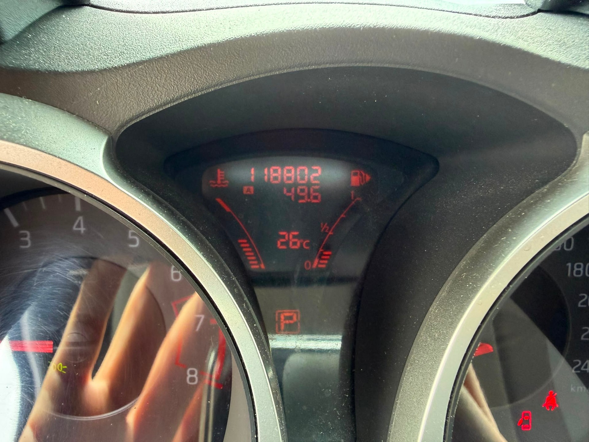 NISSAN Juke 1.6 DIG-T tekna 4x4 Xtronic M-CVT-image-8