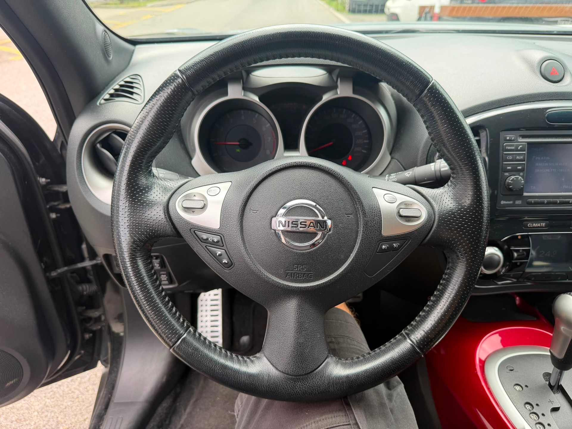 NISSAN Juke 1.6 DIG-T tekna 4x4 Xtronic M-CVT-image-9