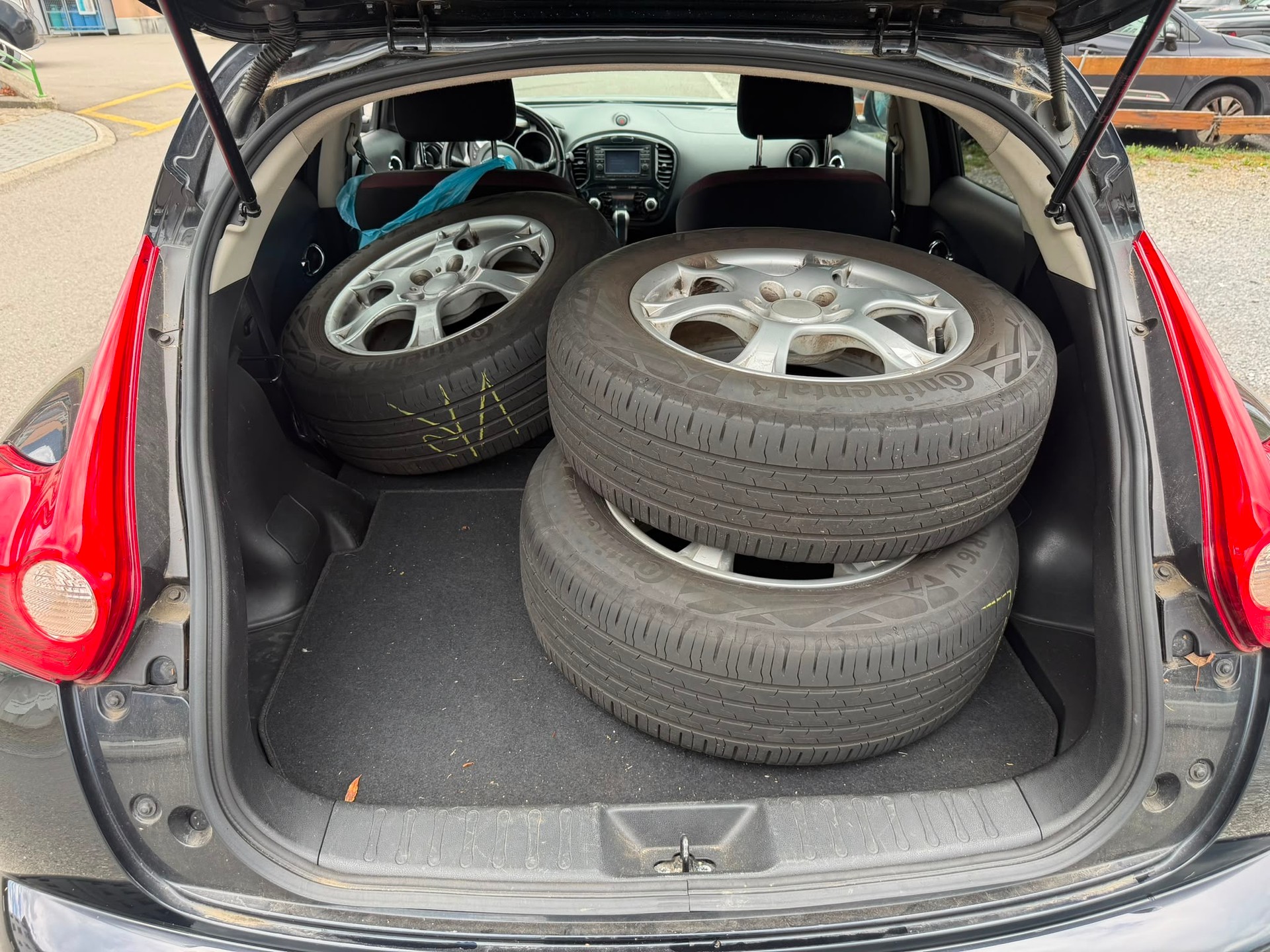 NISSAN Juke 1.6 DIG-T tekna 4x4 Xtronic M-CVT-image-4