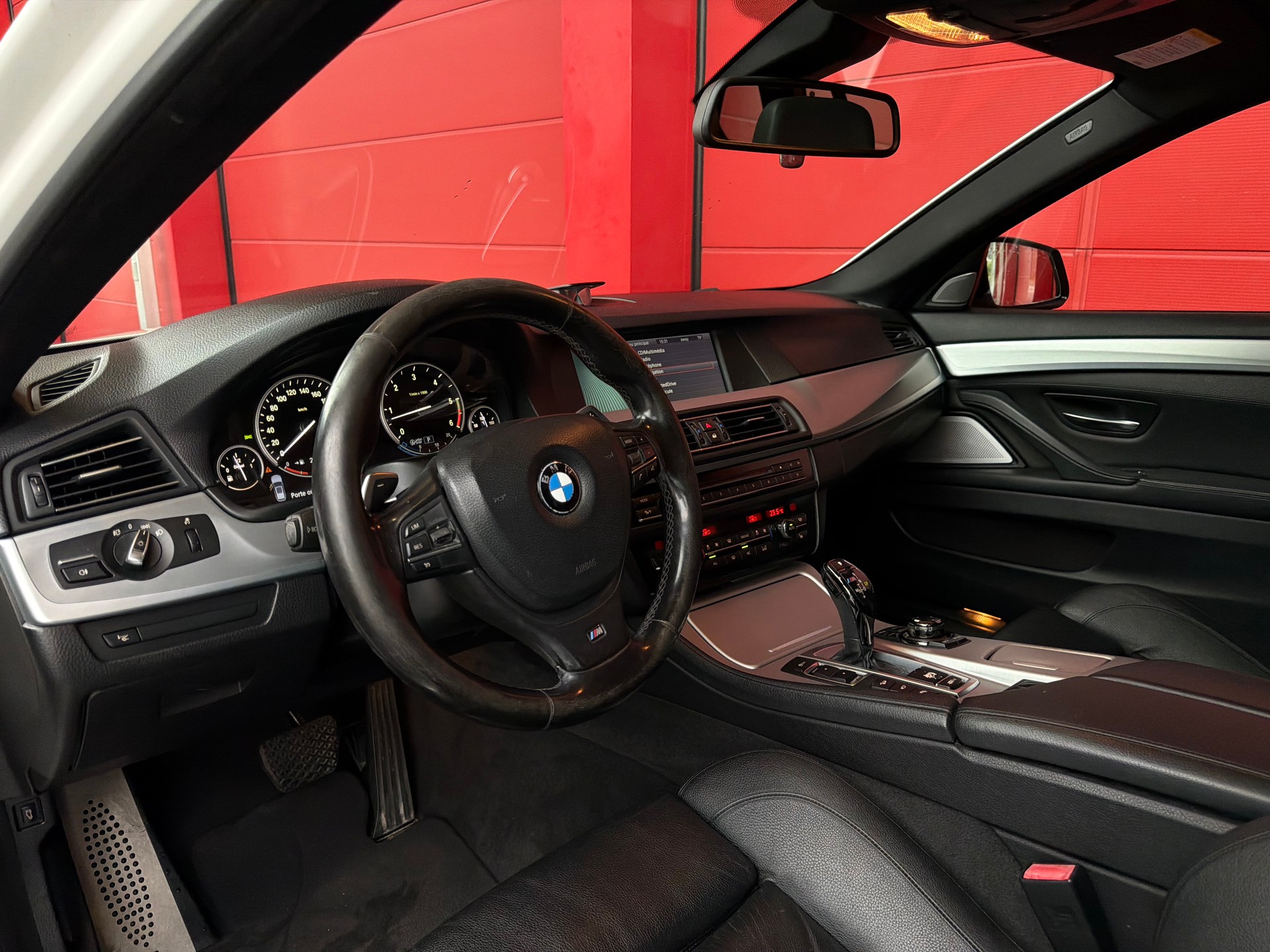 BMW M550d xDrive Touring Steptronic *CH-Fahrzeug*-image-7