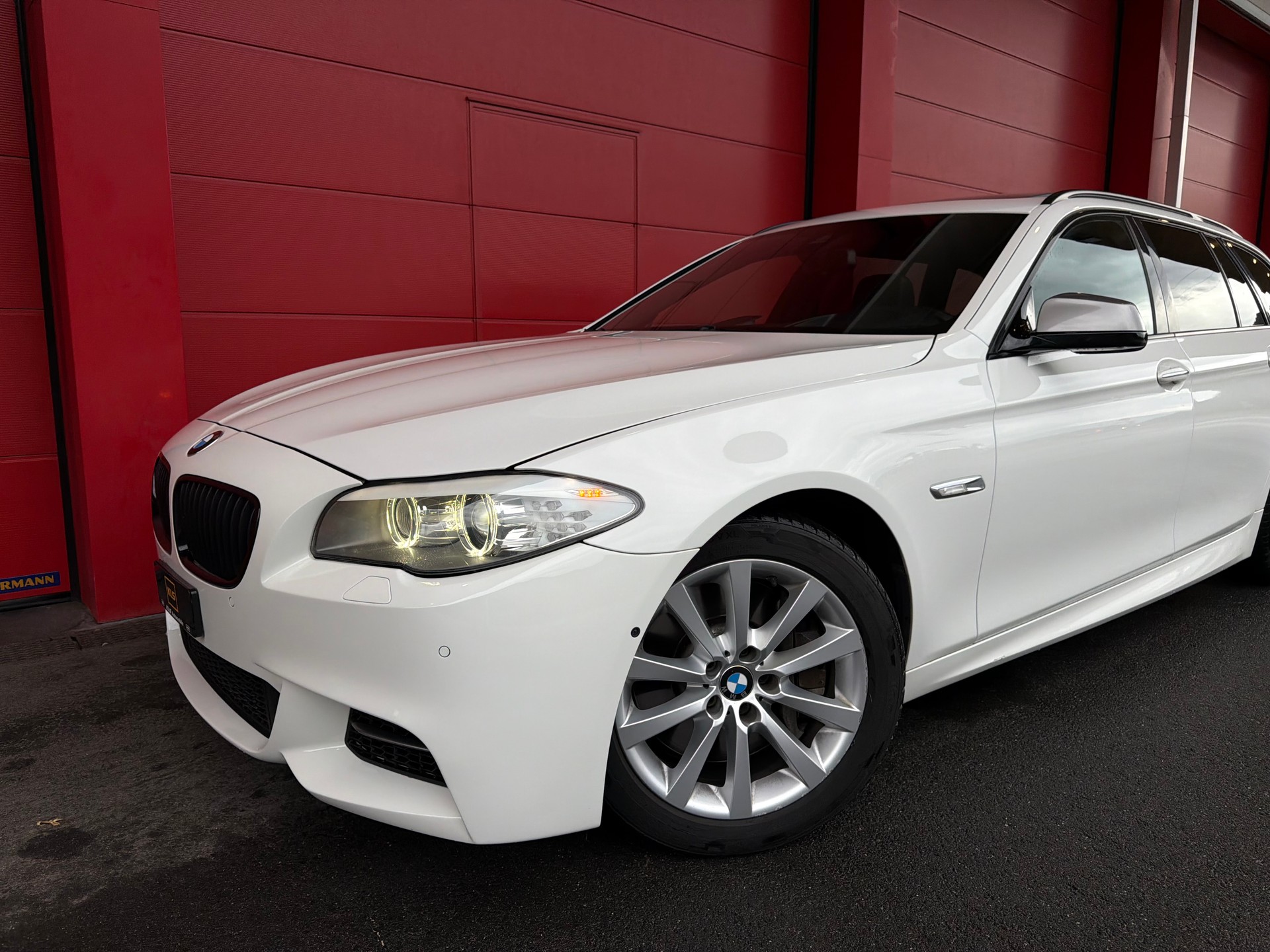 BMW M550d xDrive Touring Steptronic *CH-Fahrzeug*-image-5