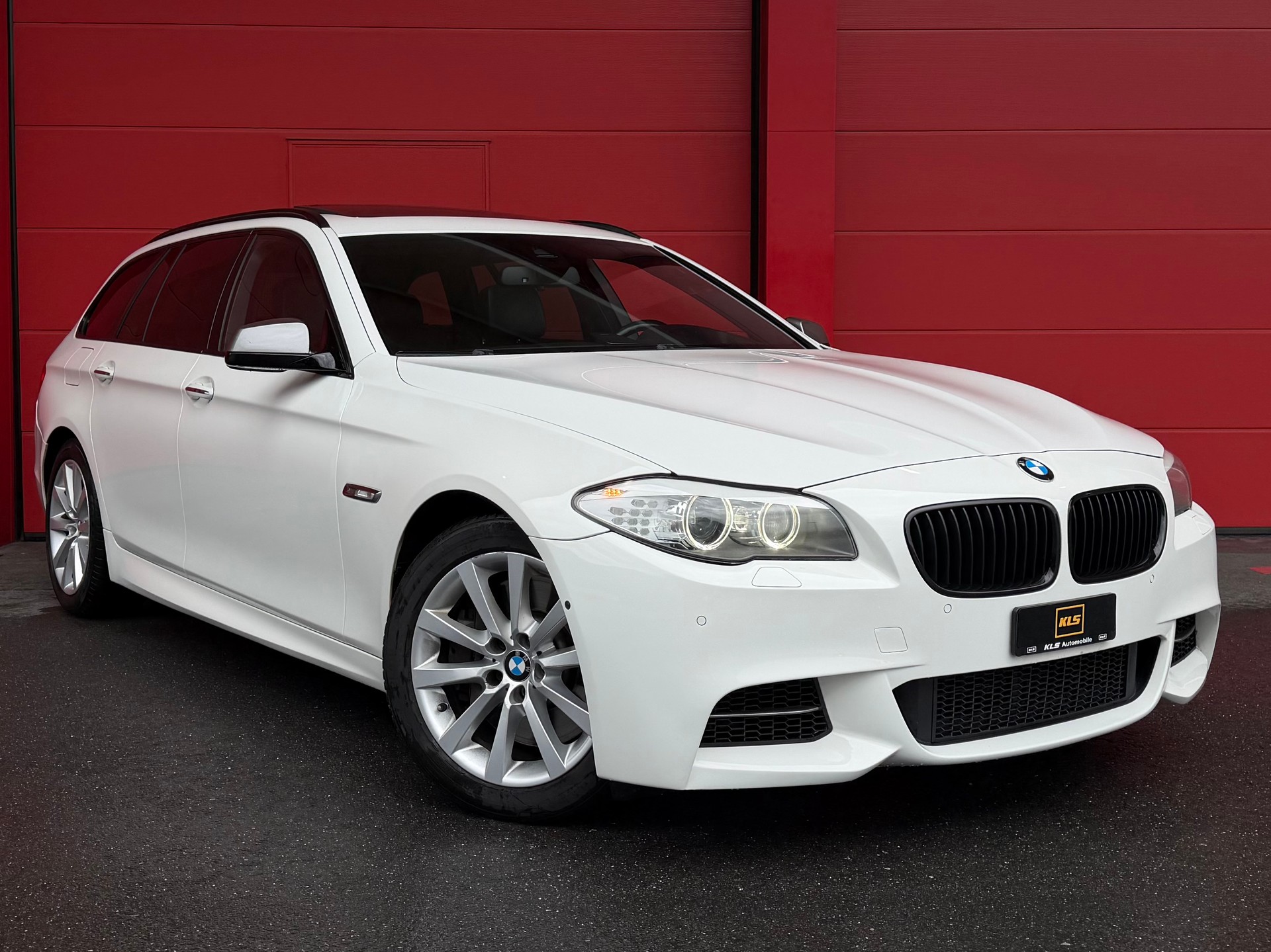 BMW M550d xDrive Touring Steptronic *CH-Fahrzeug*-image-0