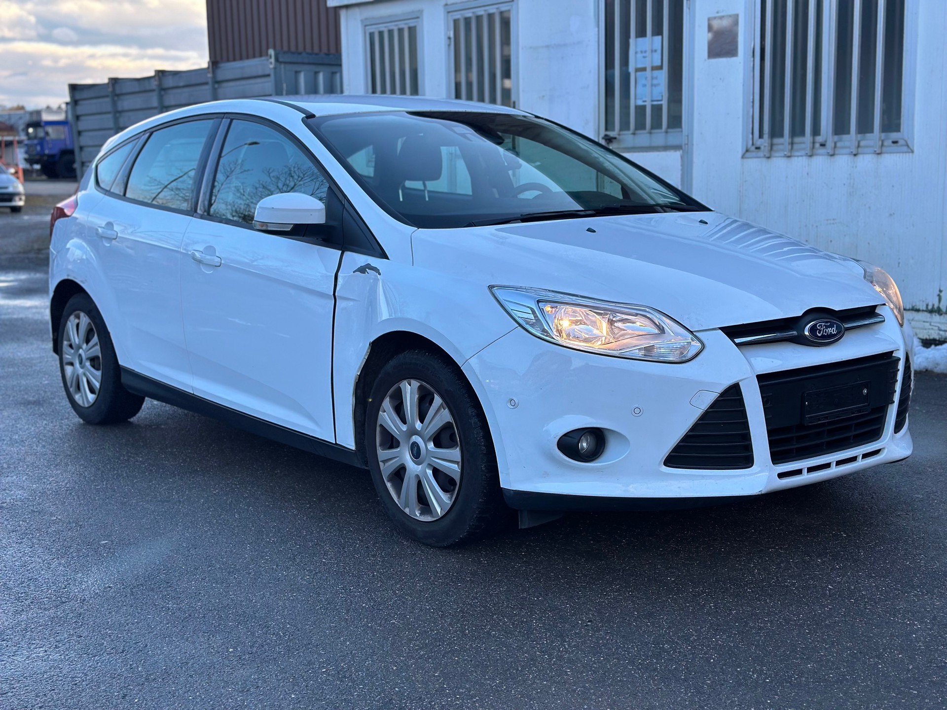 FORD Focus 1.0 SCTi Carving-image-0