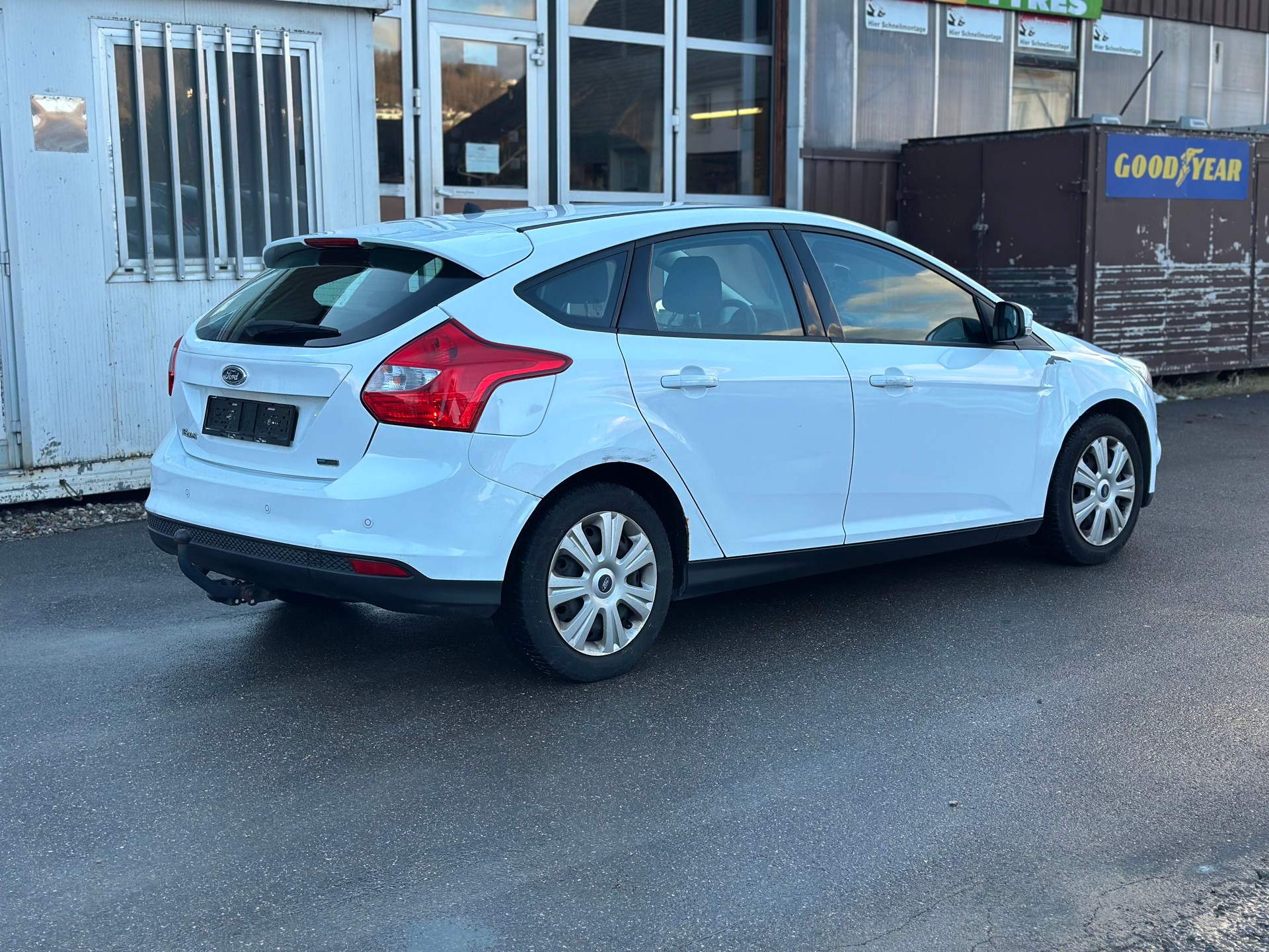 FORD Focus 1.0 SCTi Carving-image-2