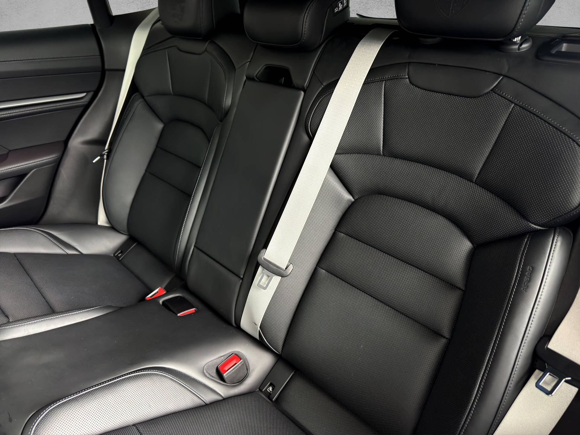PORSCHE Taycan Turbo Cross Turismo-image-12