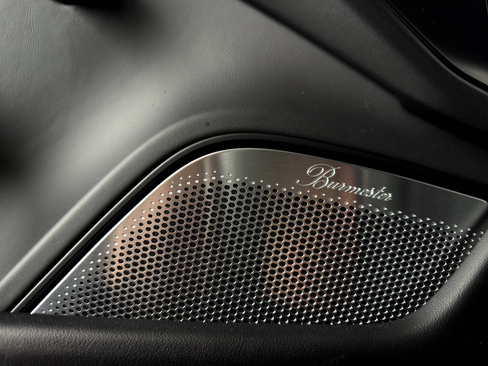 PORSCHE Taycan Turbo Cross Turismo-image-10