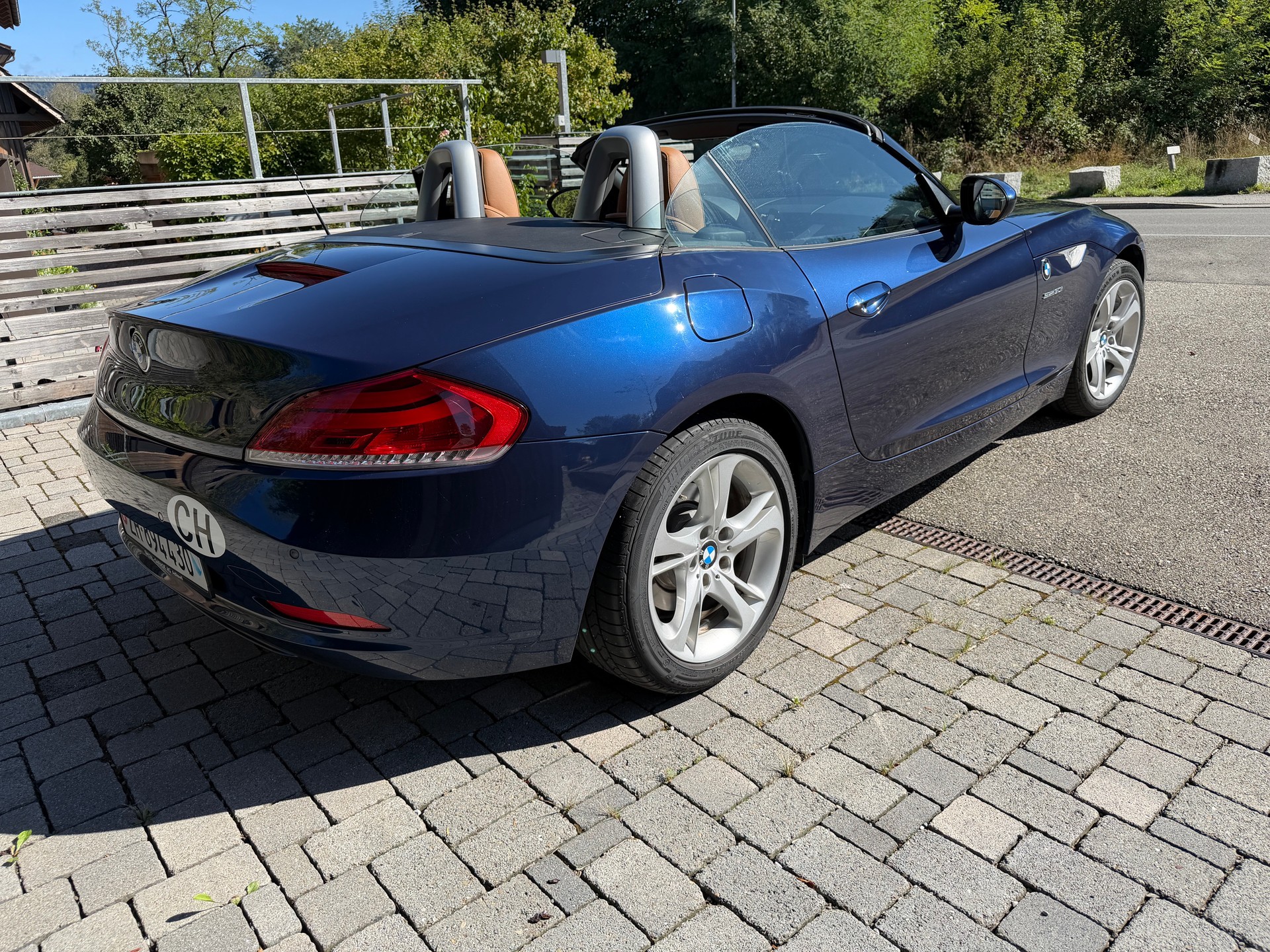BMW 3.0i sDrive-image-4
