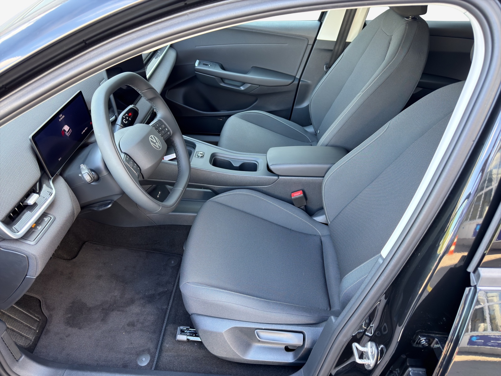 VW ID.Polo 52 kWh Life Edition One-image-7