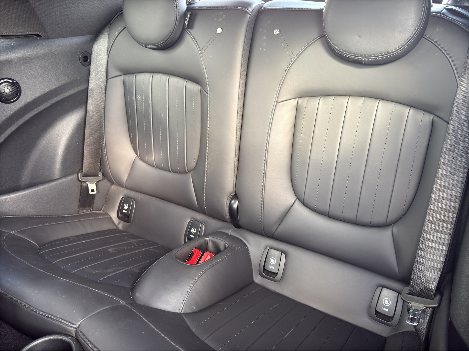 MINI Cooper S Cabriolet SEASIDE Edition-image-11