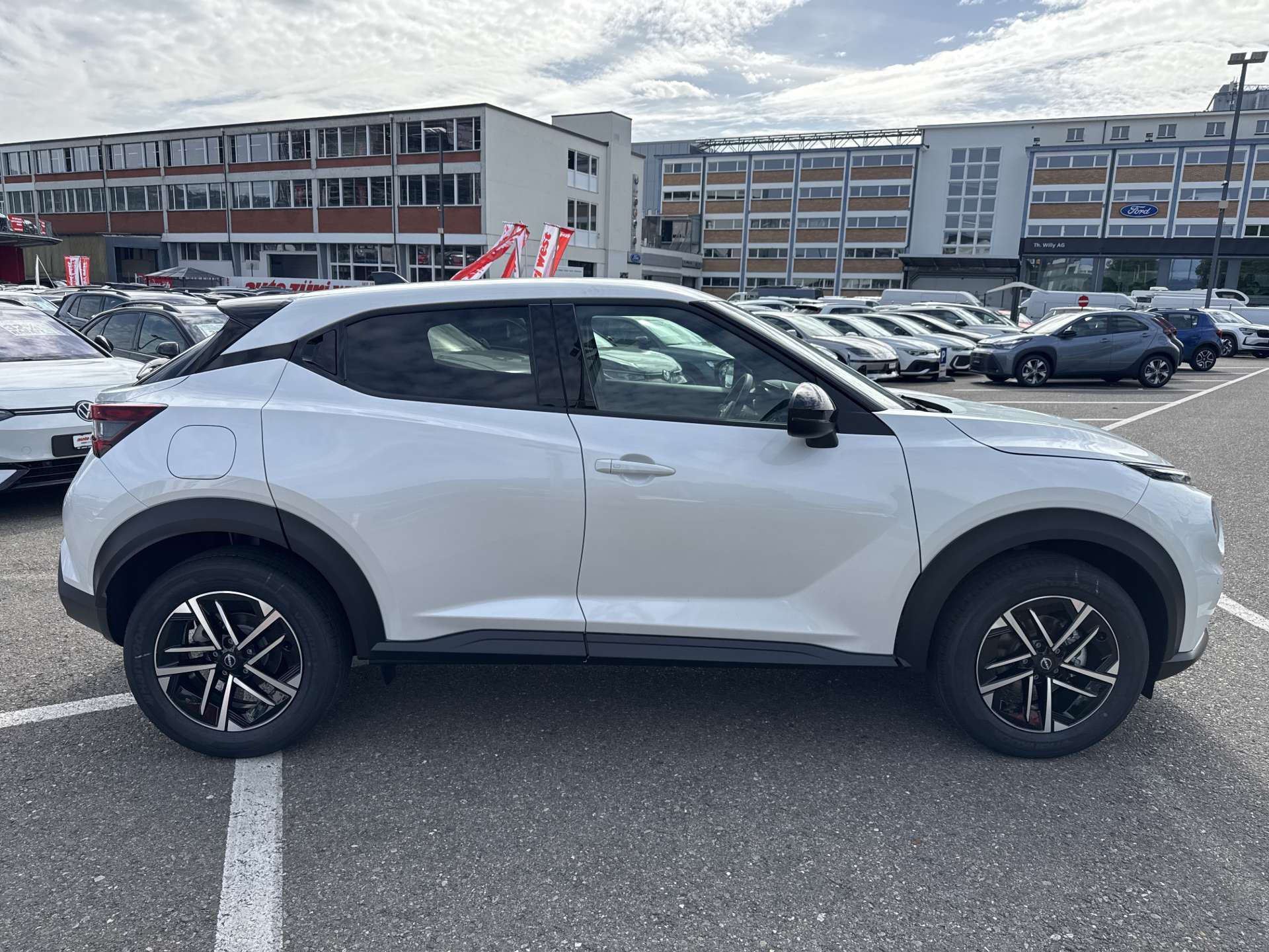 NISSAN Juke 1.0 DIG-T N-Connecta DCT-Automat-image-10