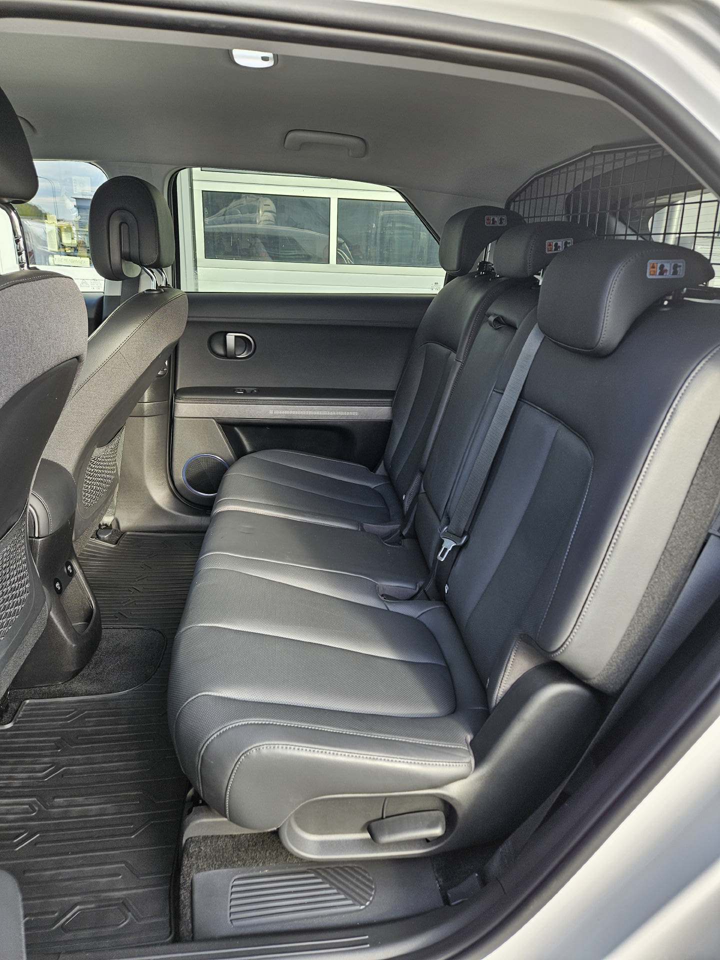 HYUNDAI Ioniq 5 84 kWh Amplia* Werksgarantie 5 Jahre ohne Kilometerbegrenzung * CH-Fahrzeug *-image-19