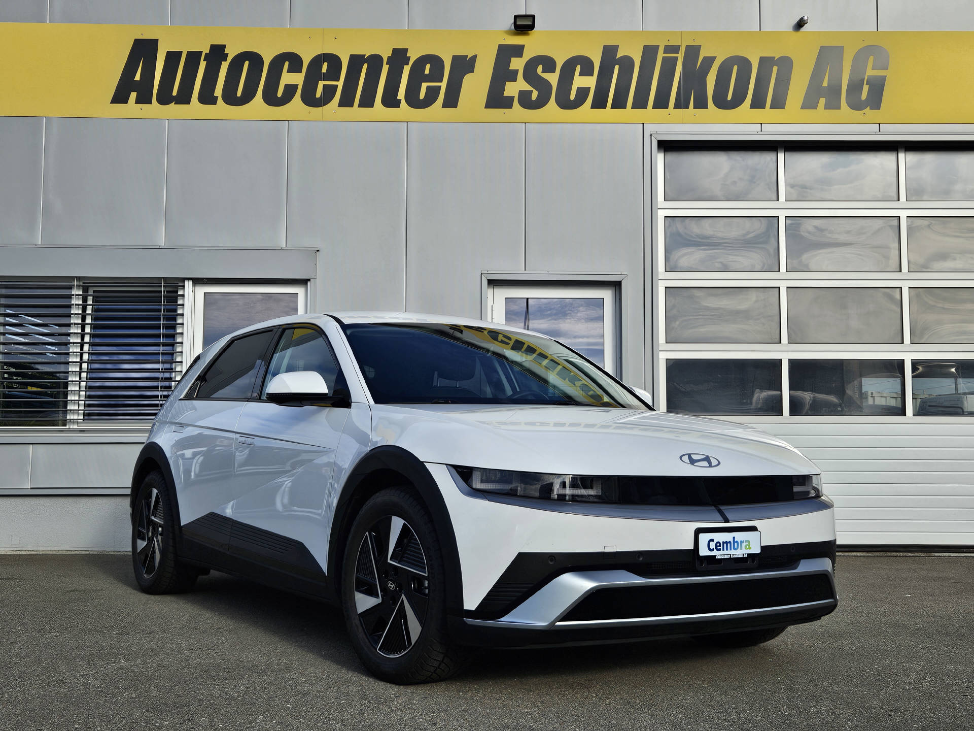 HYUNDAI Ioniq 5 84 kWh Amplia* Werksgarantie 5 Jahre ohne Kilometerbegrenzung * CH-Fahrzeug *-image-3