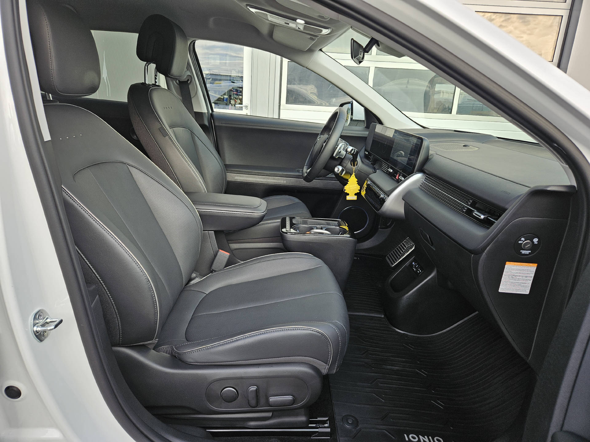 HYUNDAI Ioniq 5 84 kWh Amplia* Werksgarantie 5 Jahre ohne Kilometerbegrenzung * CH-Fahrzeug *-image-16