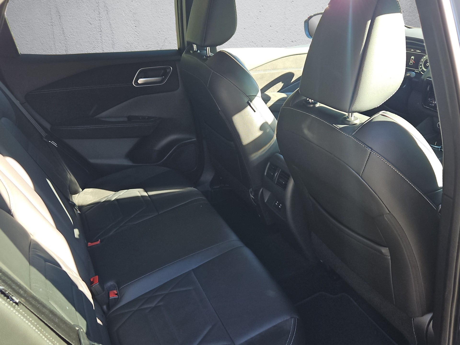NISSAN Qashqai 1.3MHEV N-Design 4x4-image-4