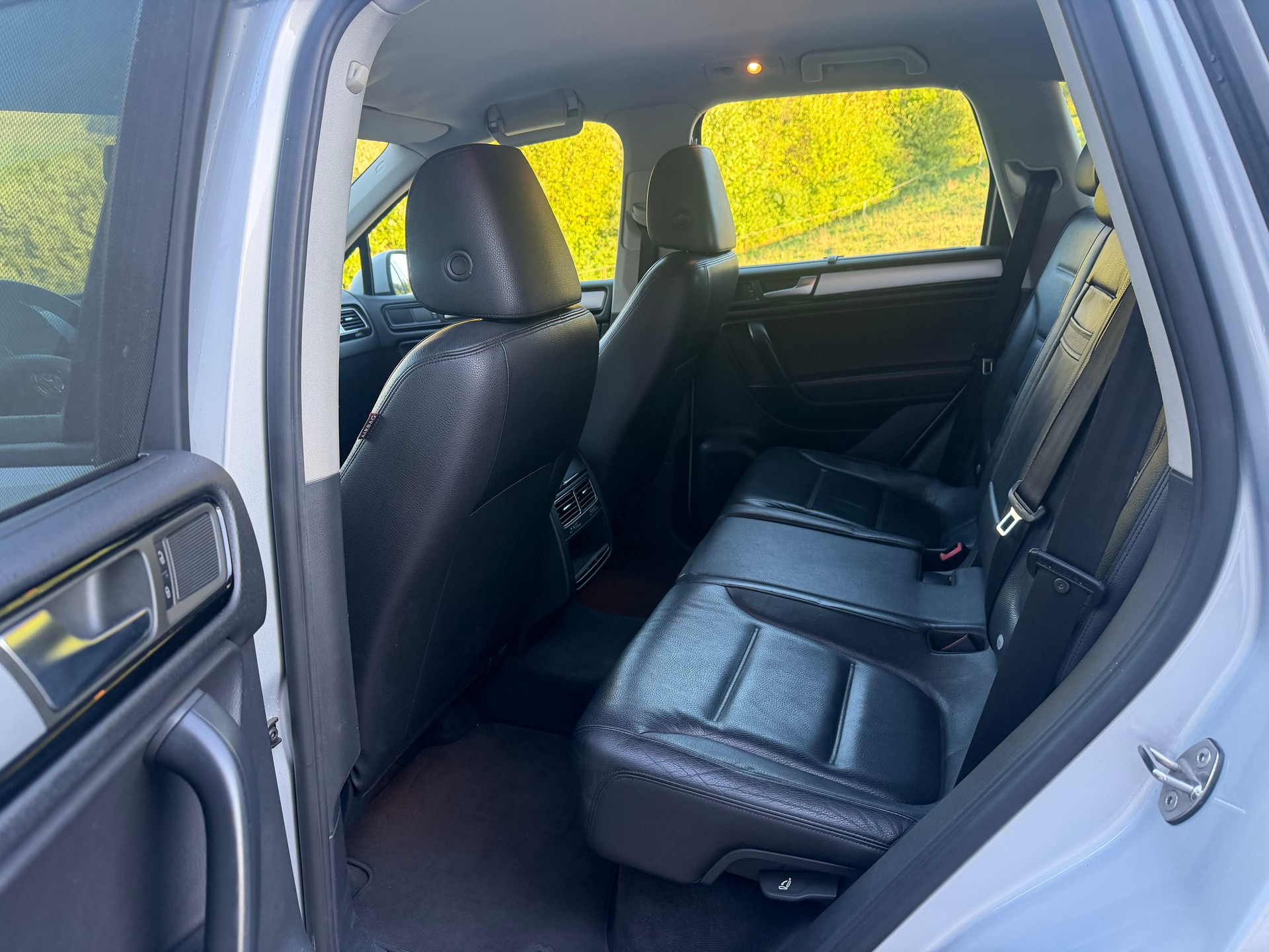 VW Touareg 4.2 TDI Tiptronic-image-9
