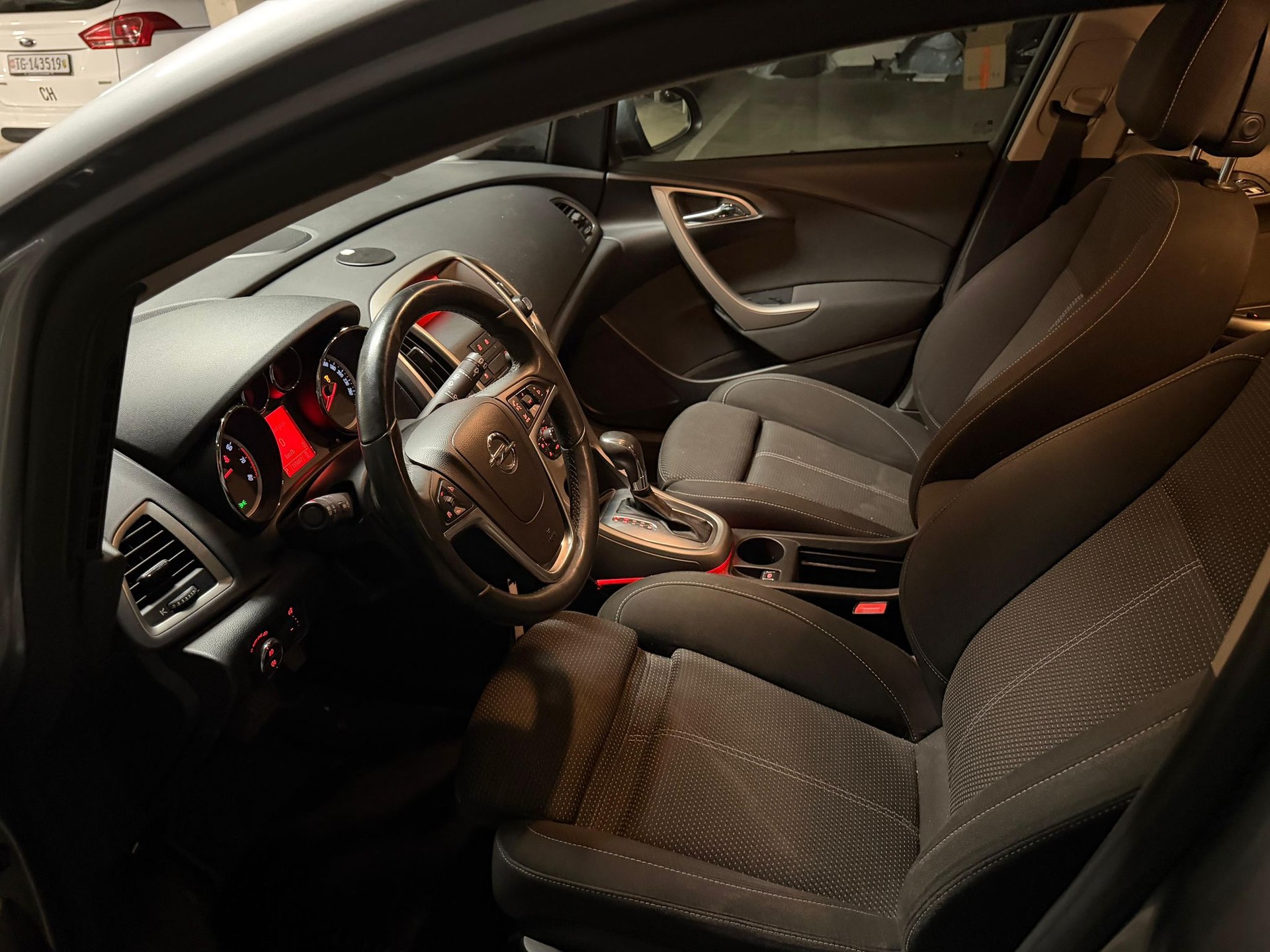 OPEL Astra SportsTourer 1.6i 16V Automatic-image-9