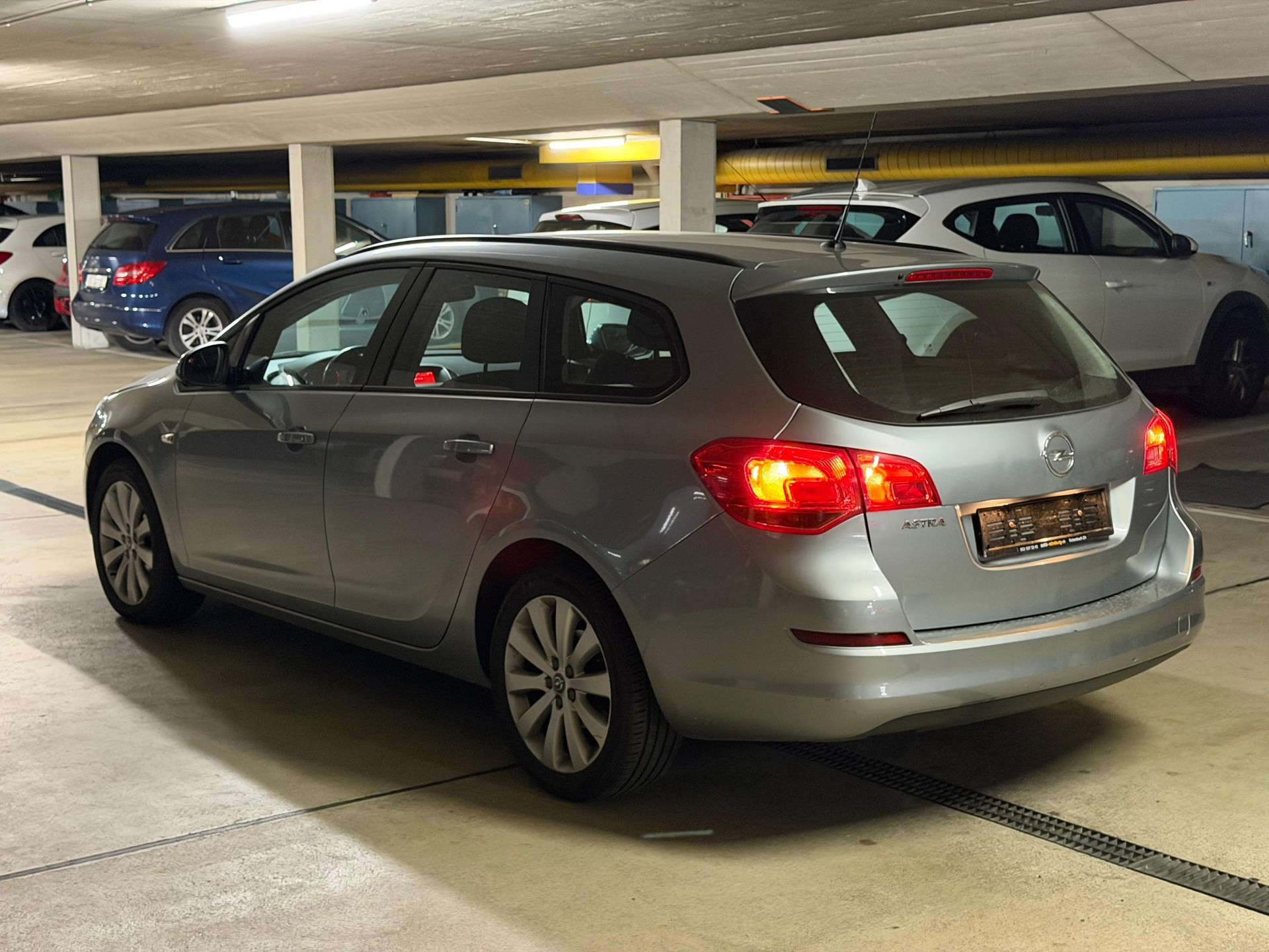 OPEL Astra SportsTourer 1.6i 16V Automatic-image-1