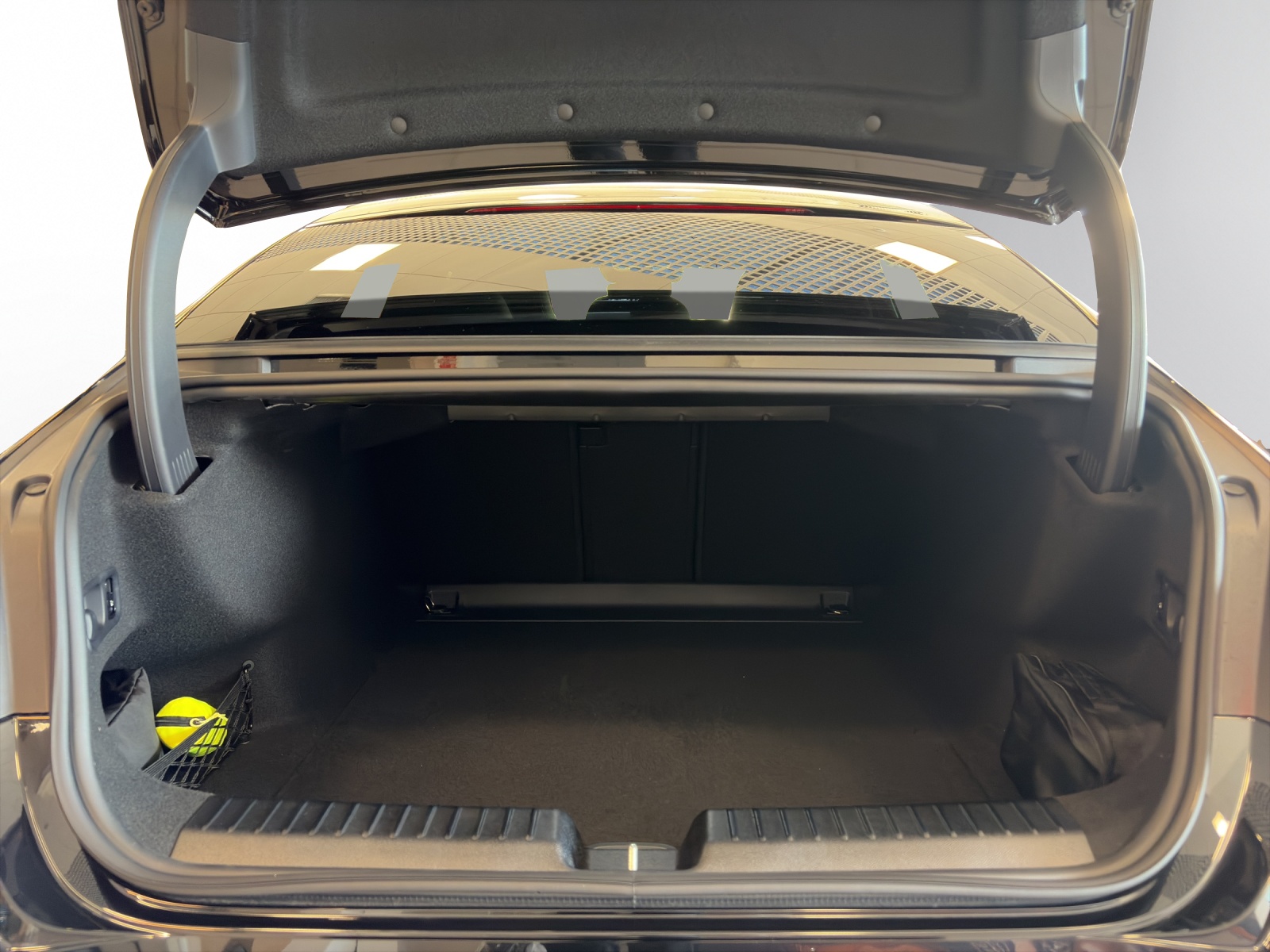 MERCEDES-BENZ C 400 EQ-image-5