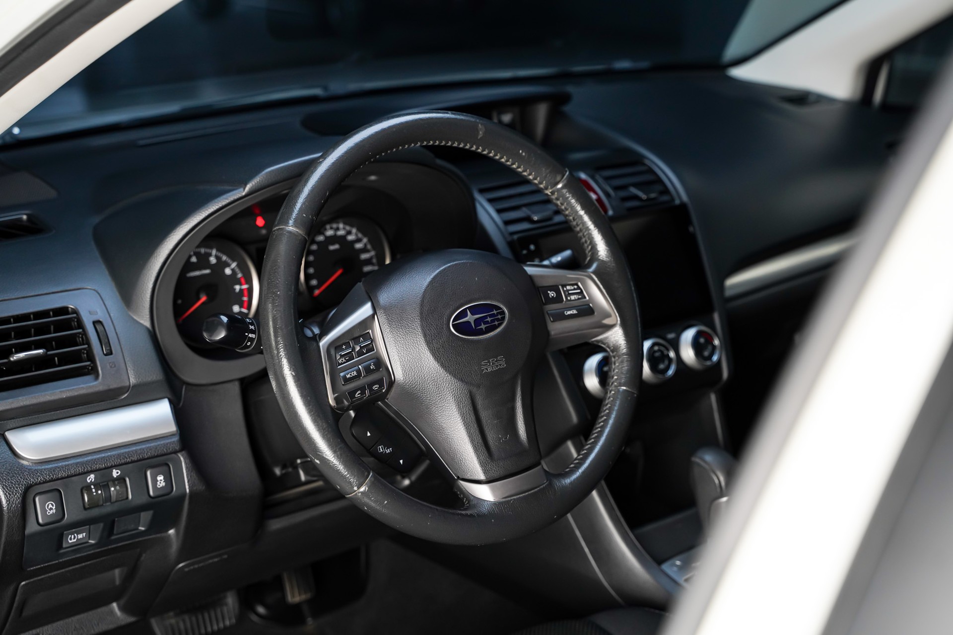 SUBARU XV 2.0 Swiss Two AWD CVT-image-8