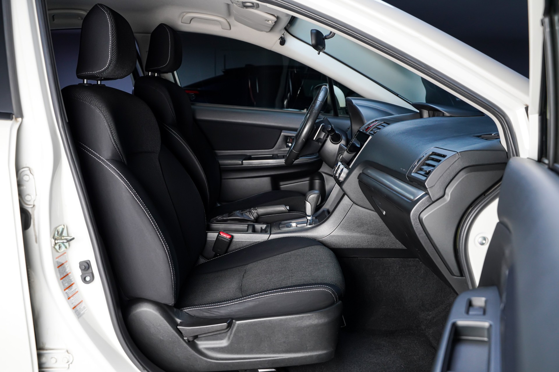 SUBARU XV 2.0 Swiss Two AWD CVT-image-16