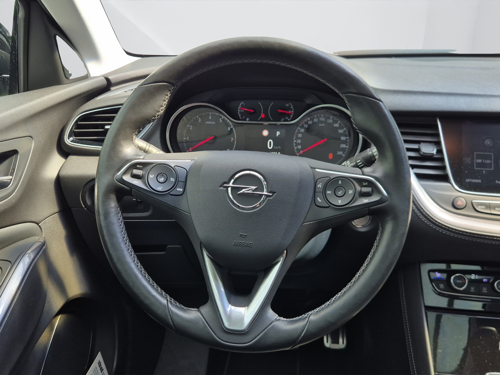 OPEL Grandland X 1.2 T Ultimate-image-16
