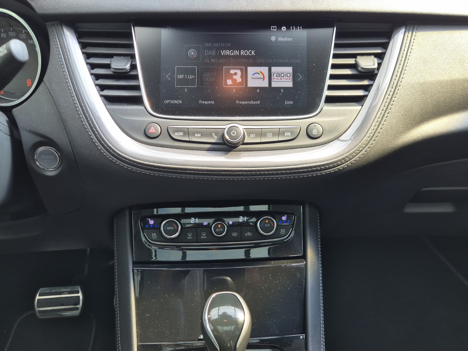 OPEL Grandland X 1.2 T Ultimate-image-17
