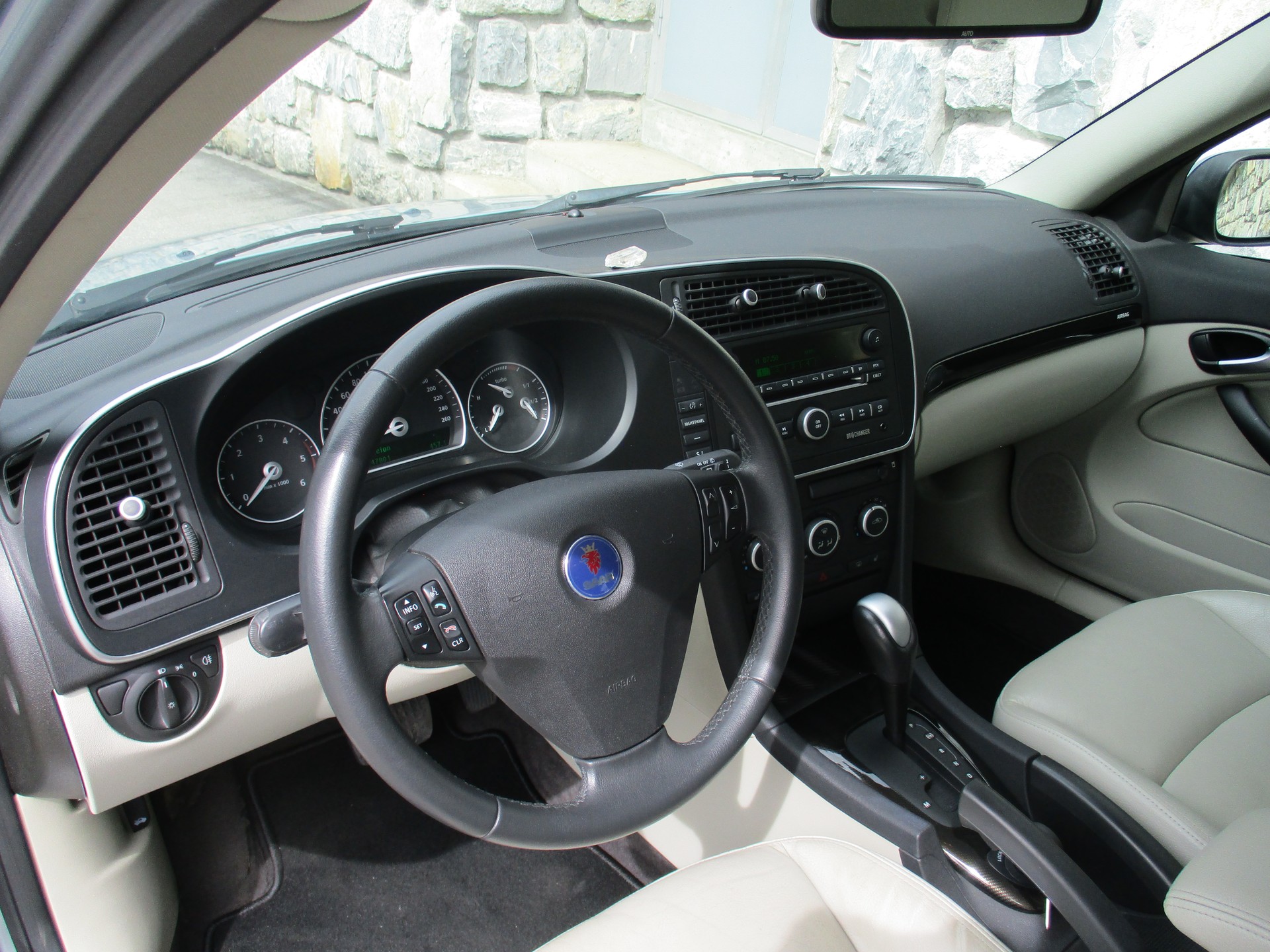 SAAB 9-3 1.9 TTiD Automatic-image-3