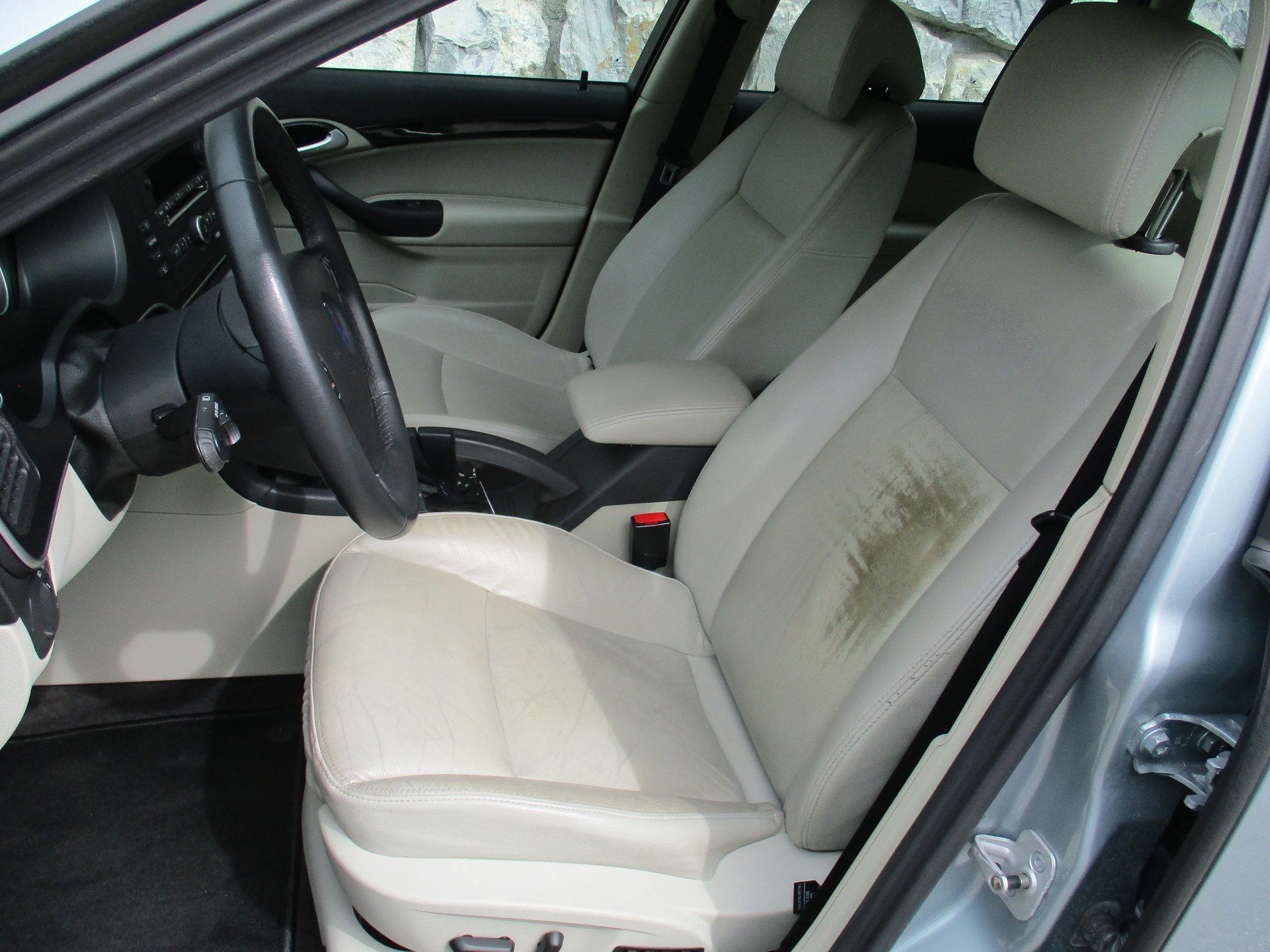 SAAB 9-3 1.9 TTiD Automatic-image-4