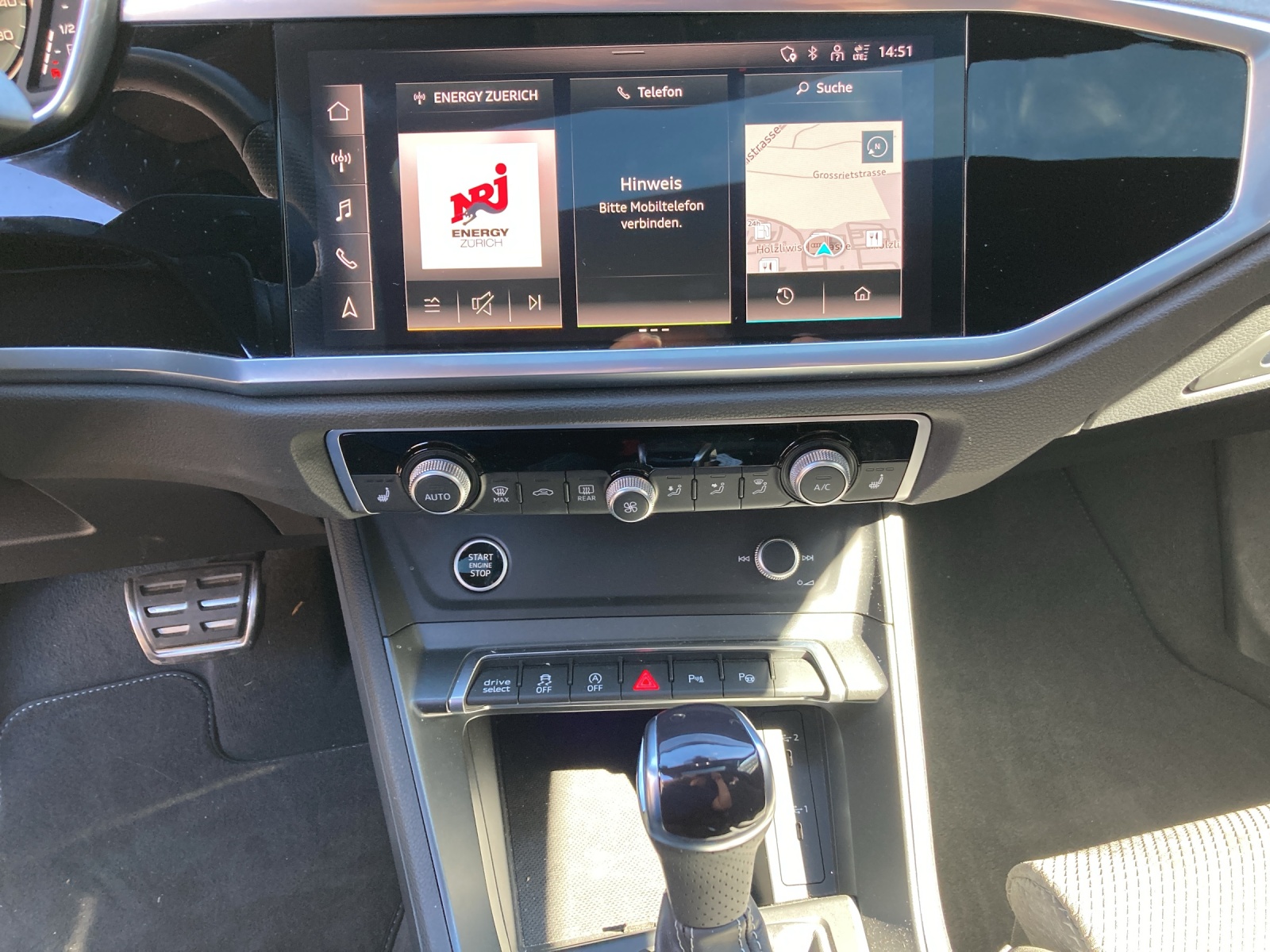 AUDI Q3 Sportback 45 TFSI S line quattro S-tronic-image-10