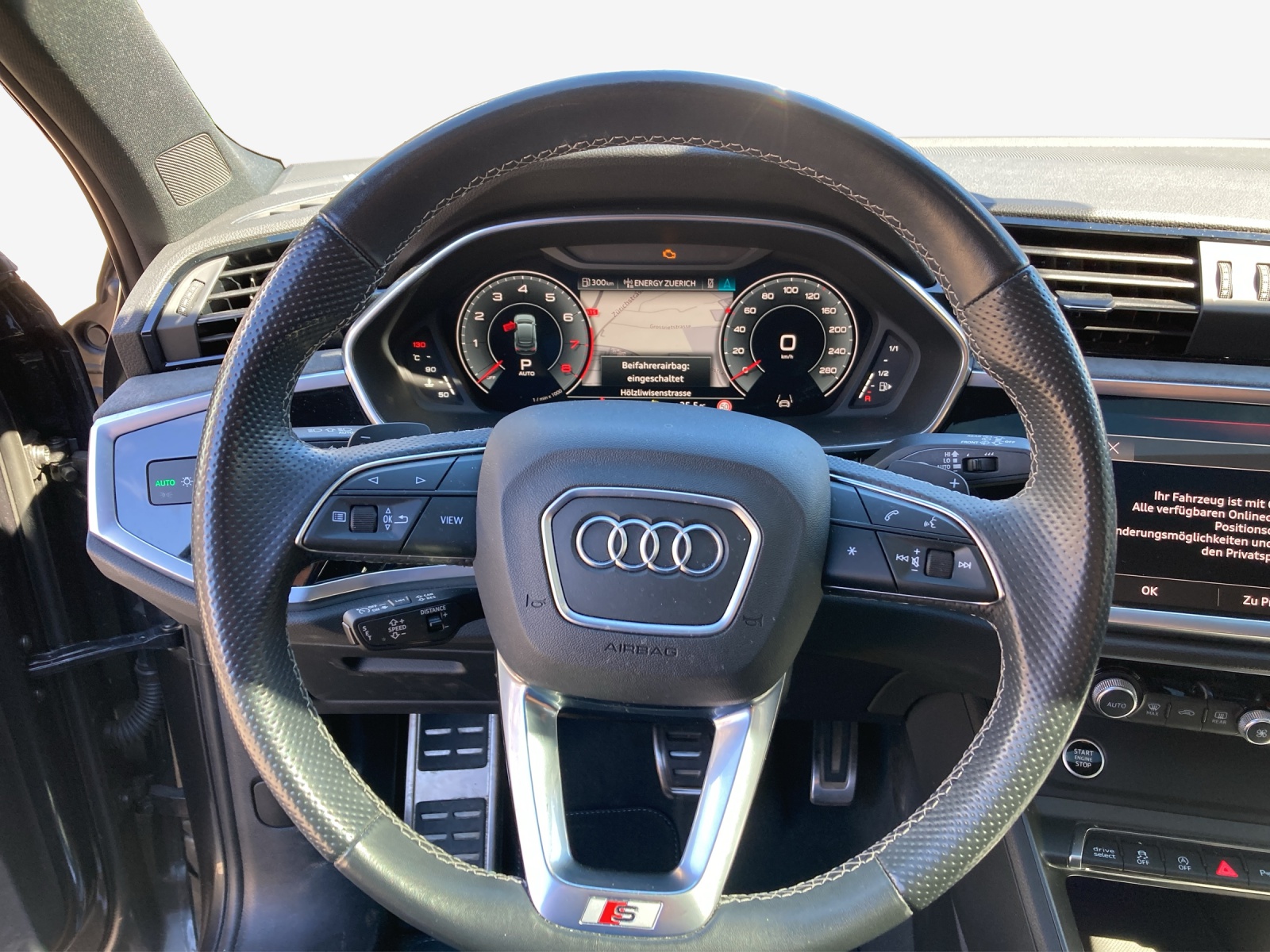 AUDI Q3 Sportback 45 TFSI S line quattro S-tronic-image-9