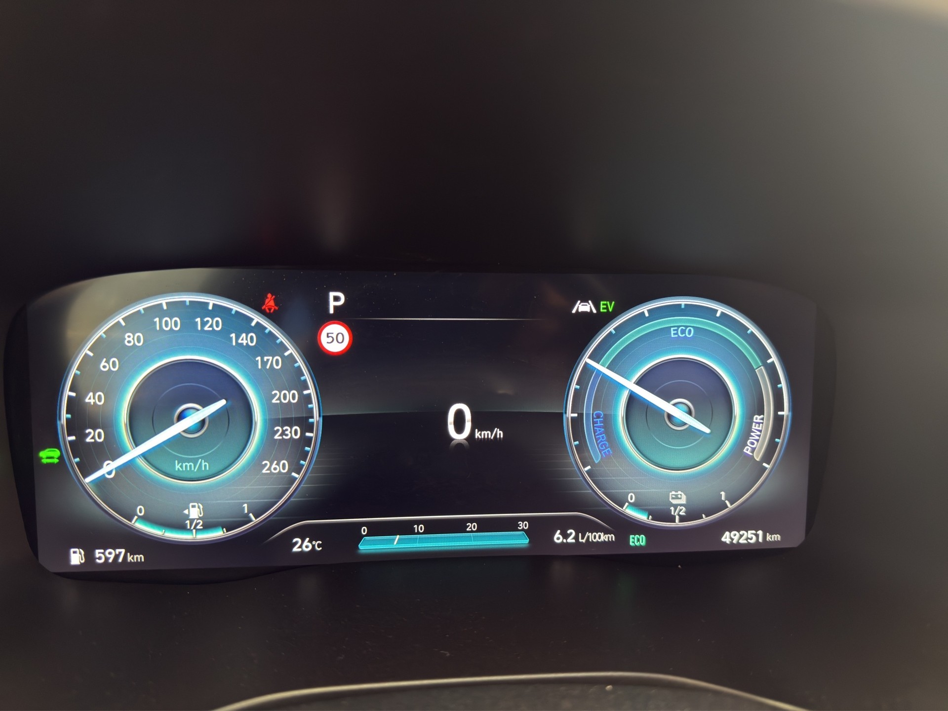 HYUNDAI Santa Fe 1.6 HEV Vert 4WD-image-10