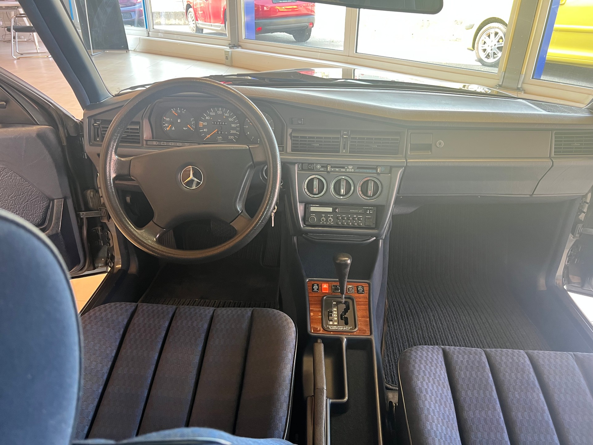 MERCEDES-BENZ 190 E 1.8-image-5