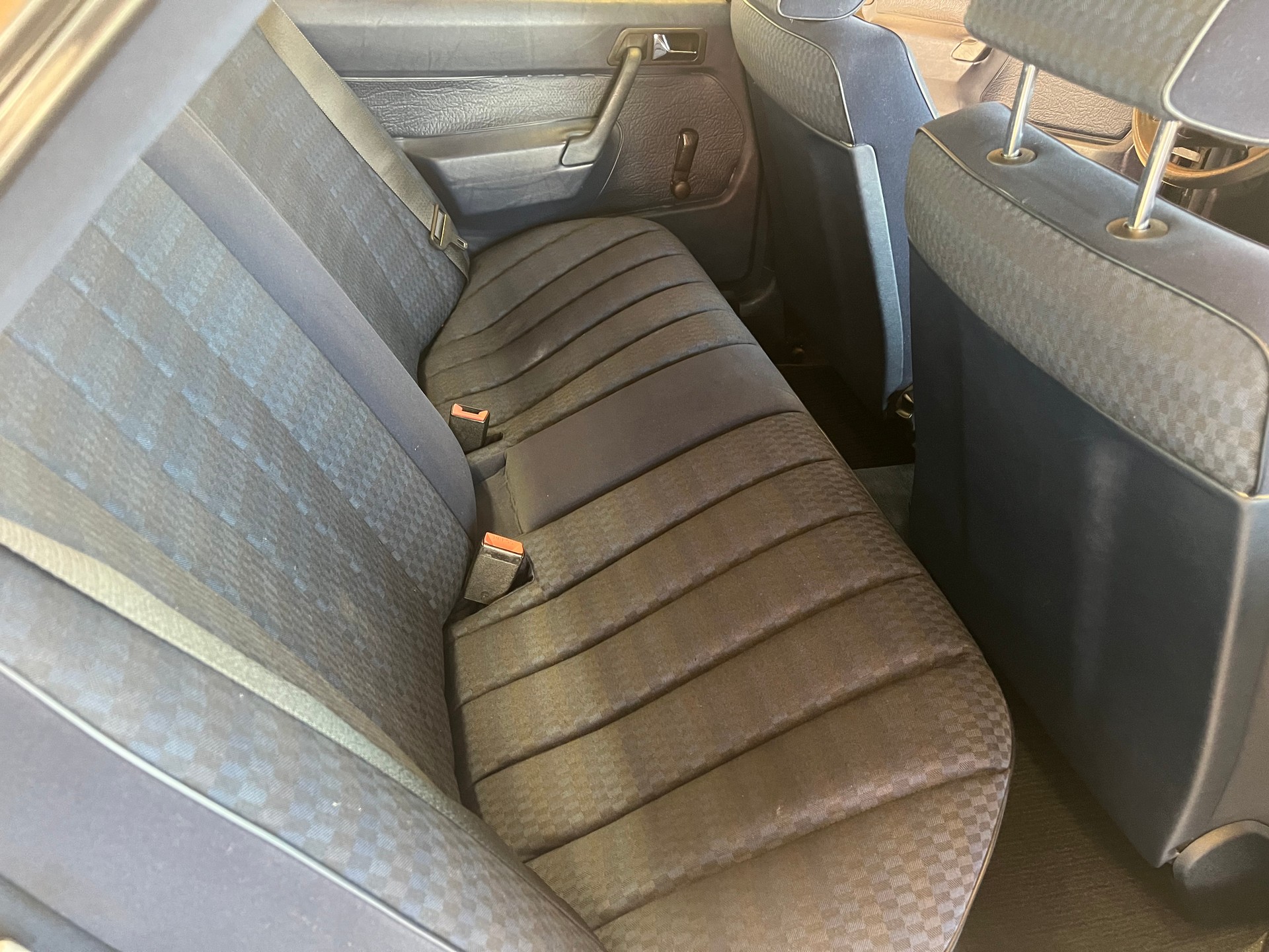MERCEDES-BENZ 190 E 1.8-image-6