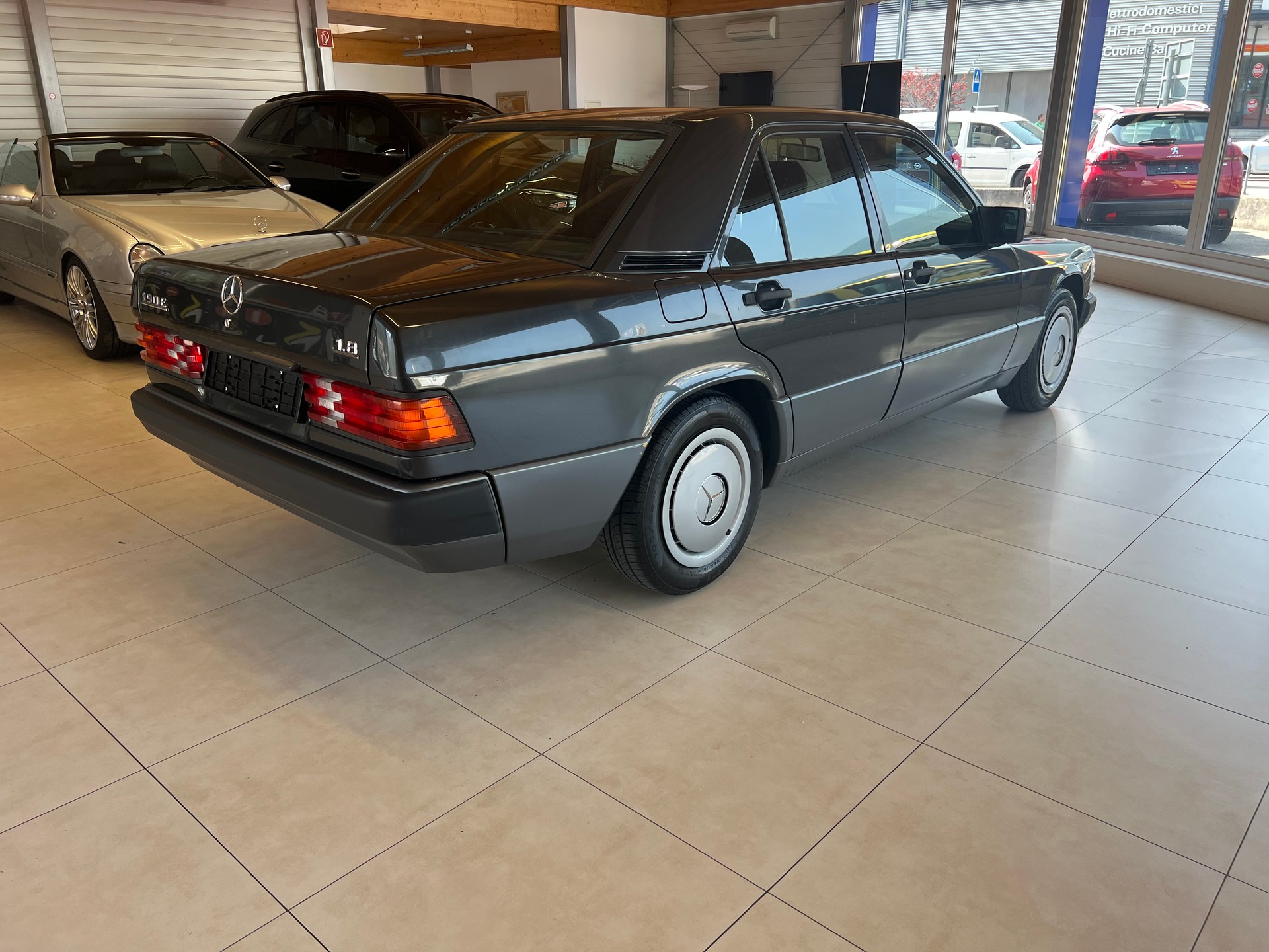 MERCEDES-BENZ 190 E 1.8-image-3