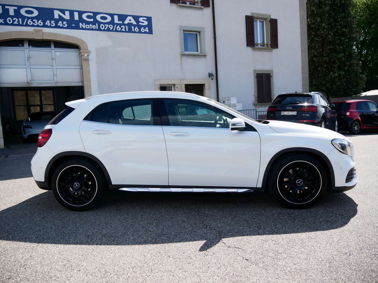 MERCEDES-BENZ GLA 220 AMG Line 4Matic 7G-DCT-image-3