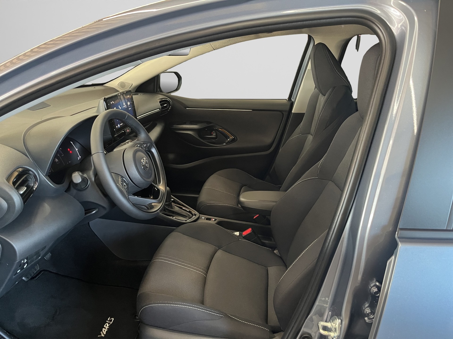TOYOTA YARIS 1.5 VVT-i HSD Trend-image-7