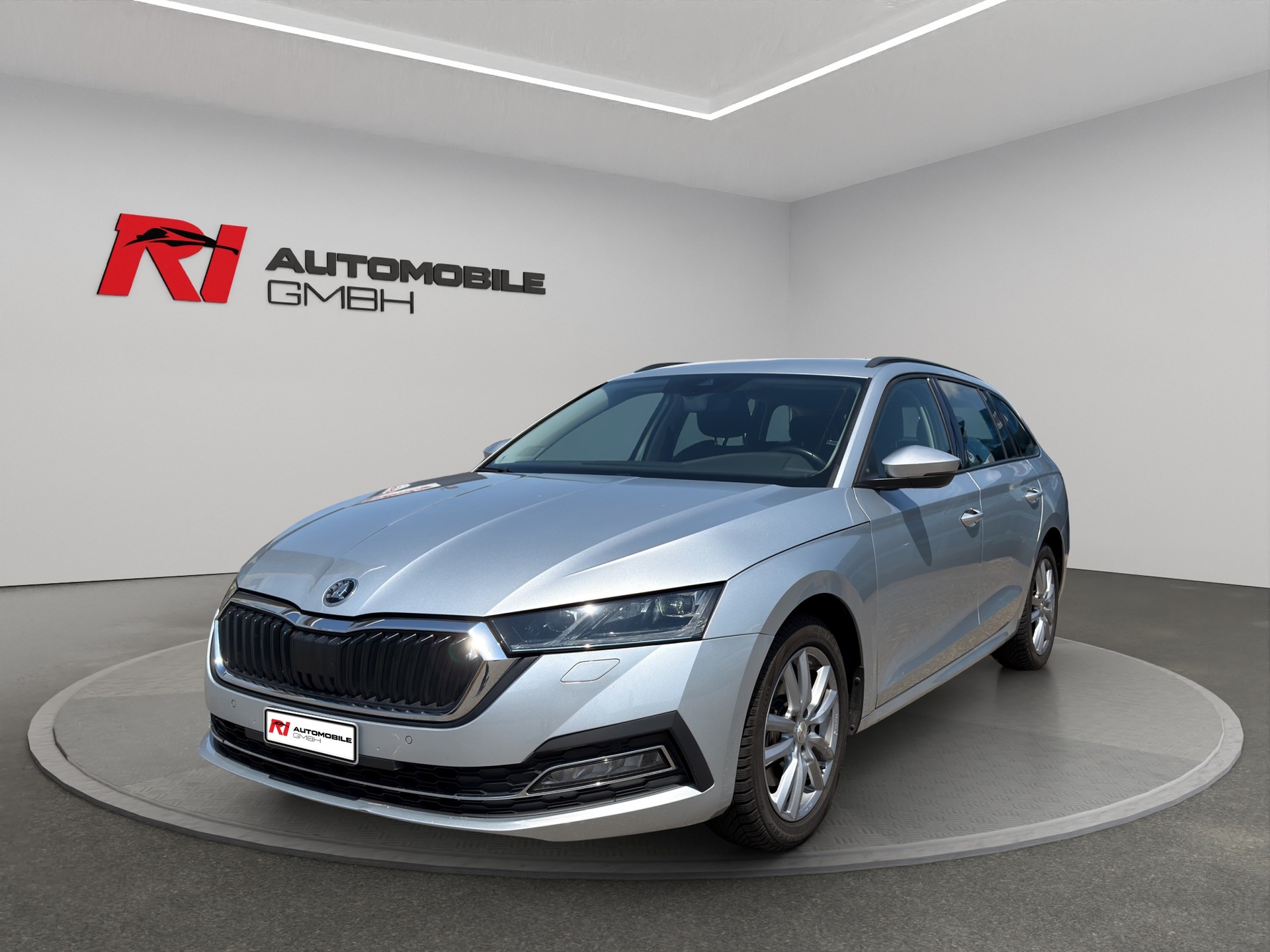 SKODA Octavia Combi 2.0 TDI DSG Style 4x4-image-0