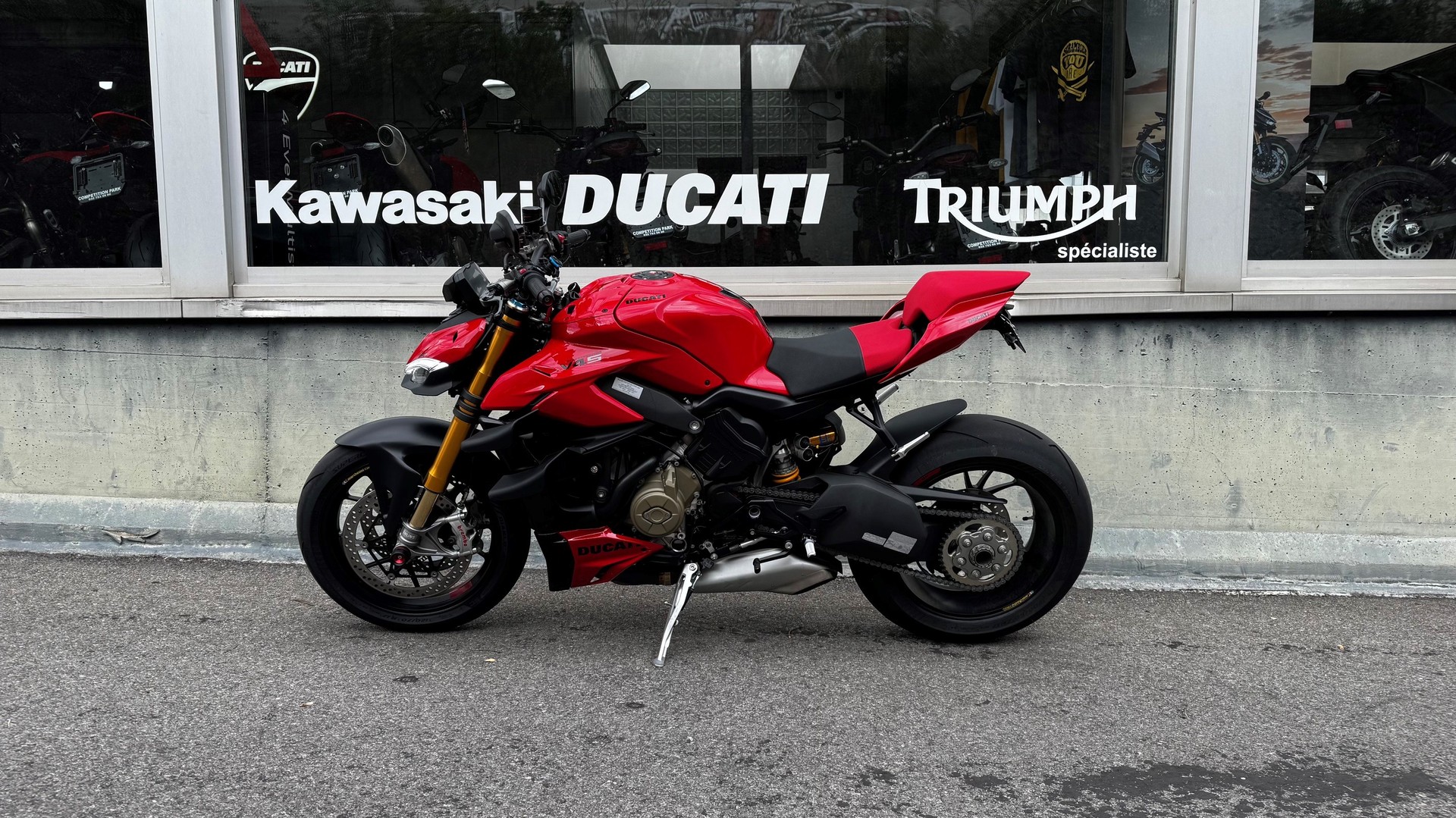 DUCATI Streetfighter V4 S-showroom-element-1