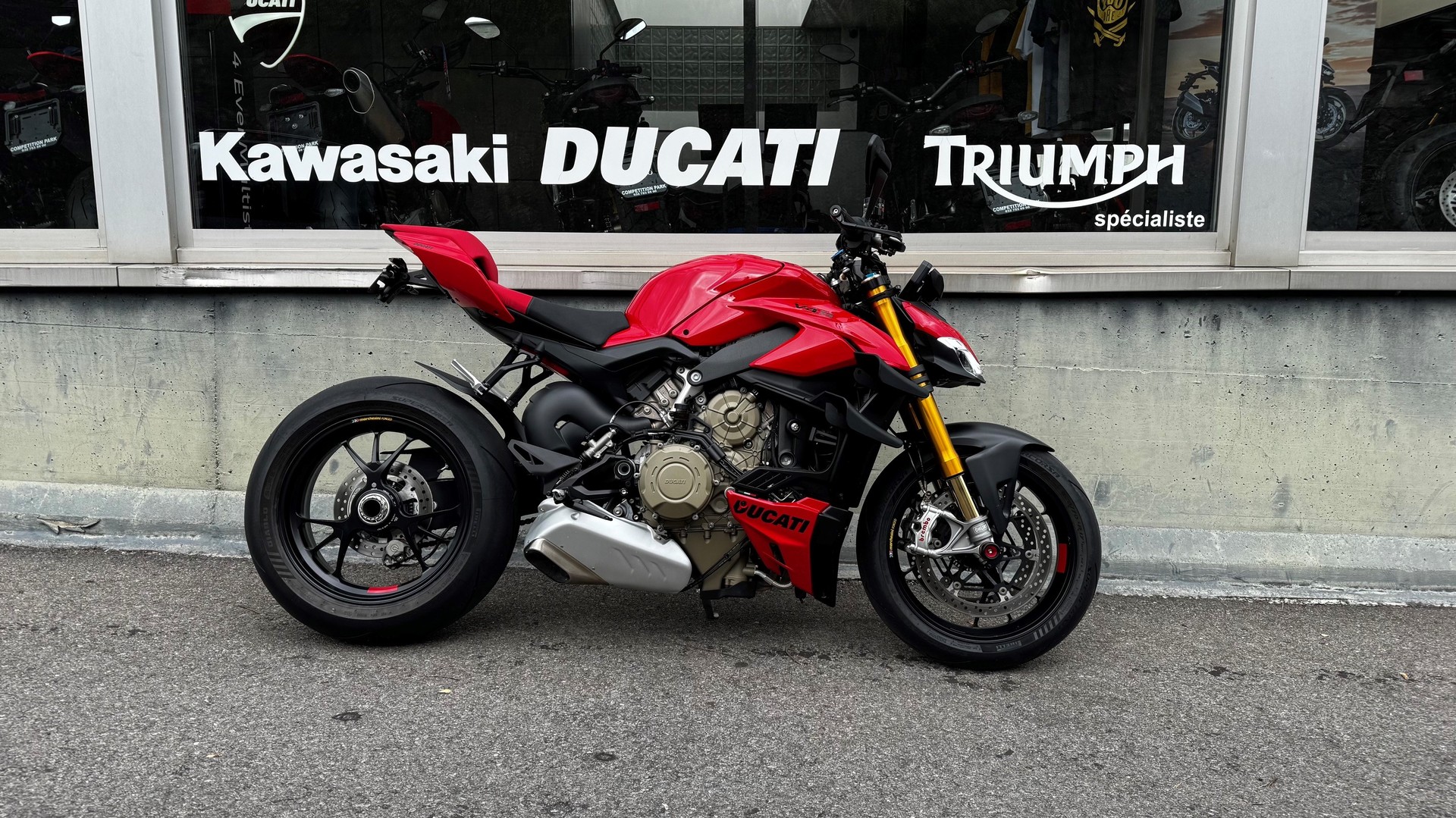 DUCATI Streetfighter V4 S