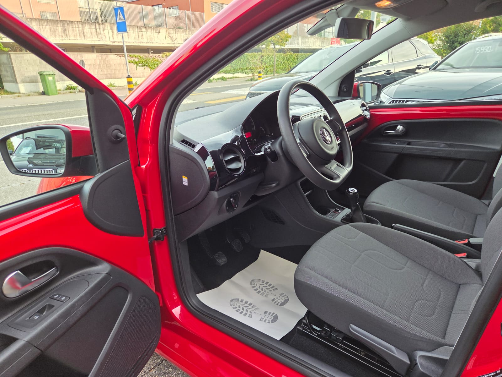 VW Up 1.0 move up-image-8