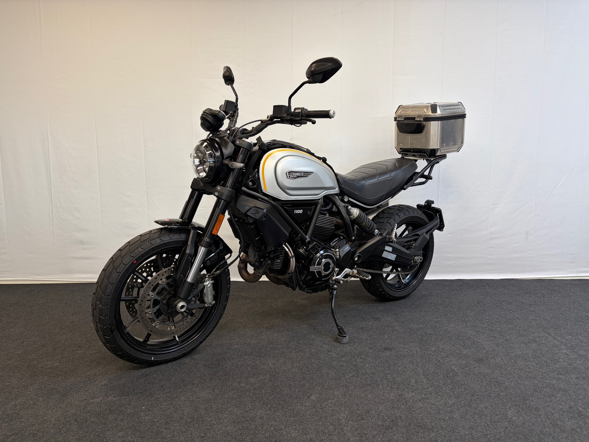 DUCATI Scrambler 1100 Pro-showroom-element-3