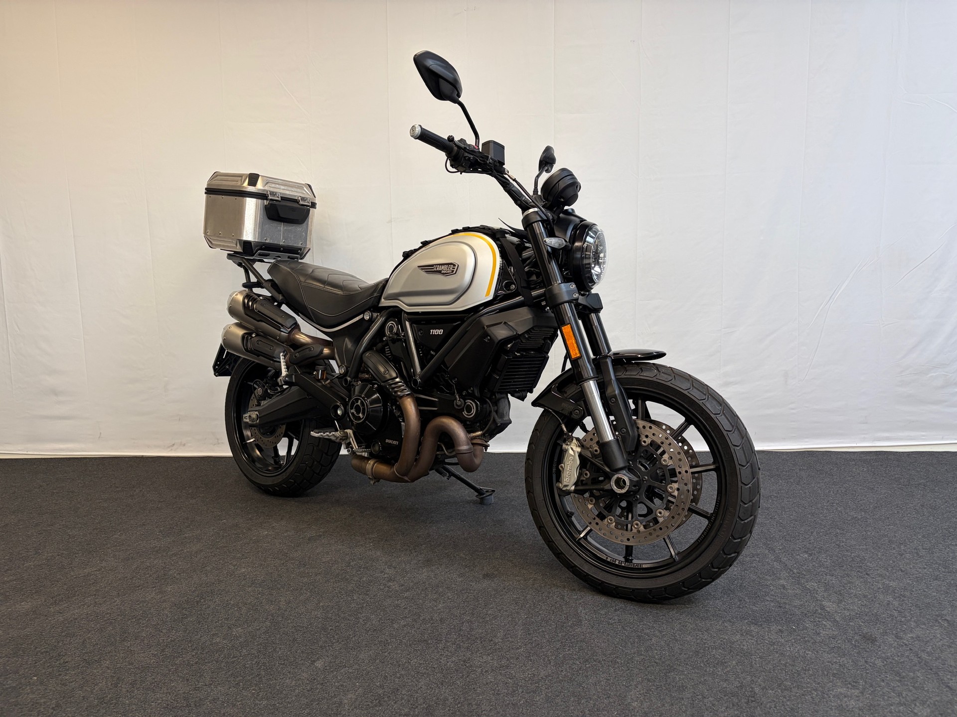 DUCATI Scrambler 1100 Pro-showroom-element-2