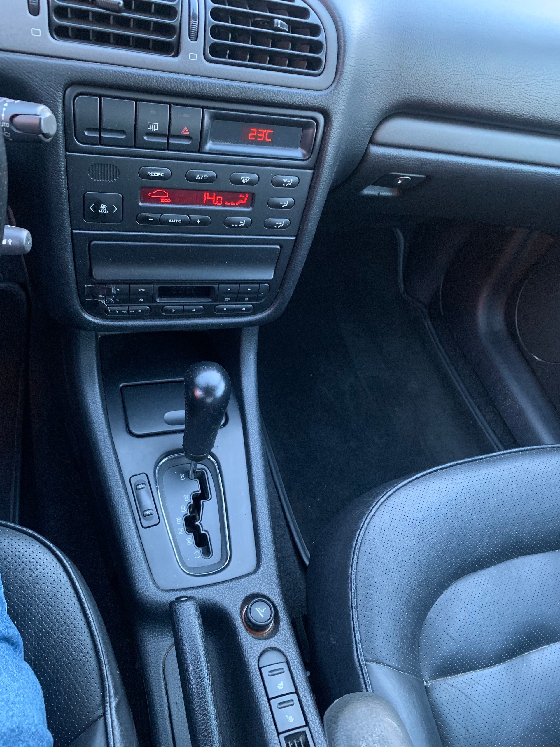 PEUGEOT 406 Coupé 3.0 V6 Pack-image-10