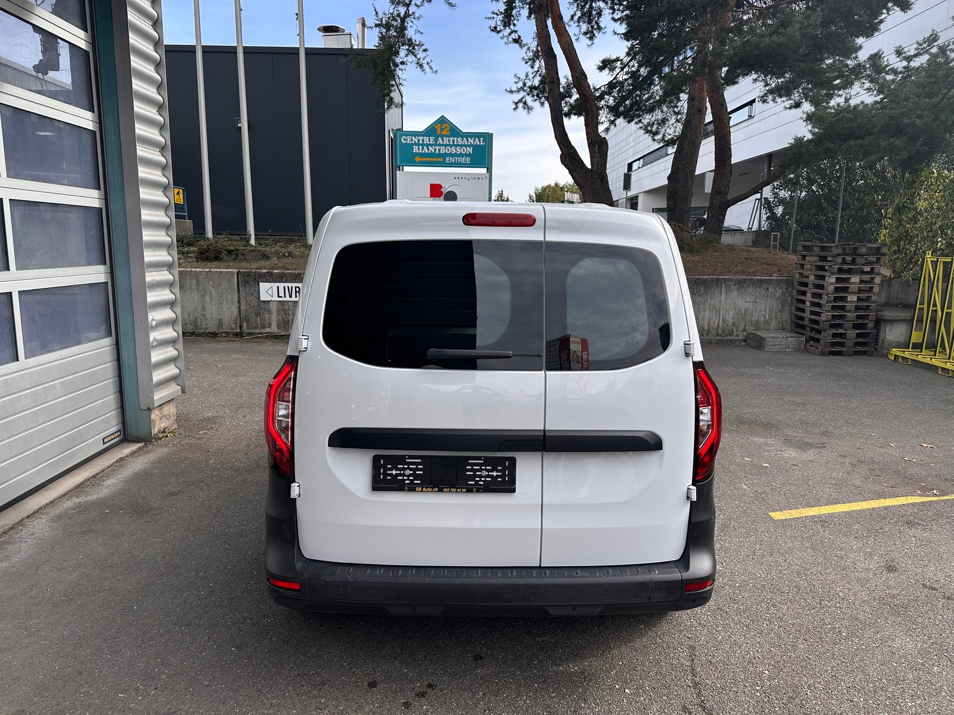 RENAULT Kangoo Van 1.3TCe Standard 100 PF Advance-image-3