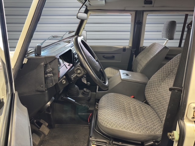 LAND ROVER Defender 110 2.5Td5-image-7