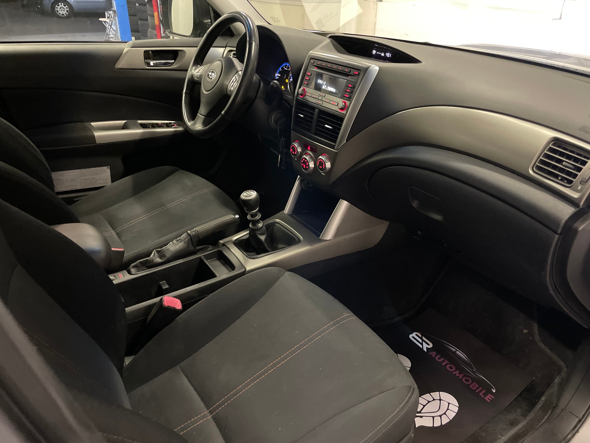 SUBARU Forester 2.0D XS Limited-image-9