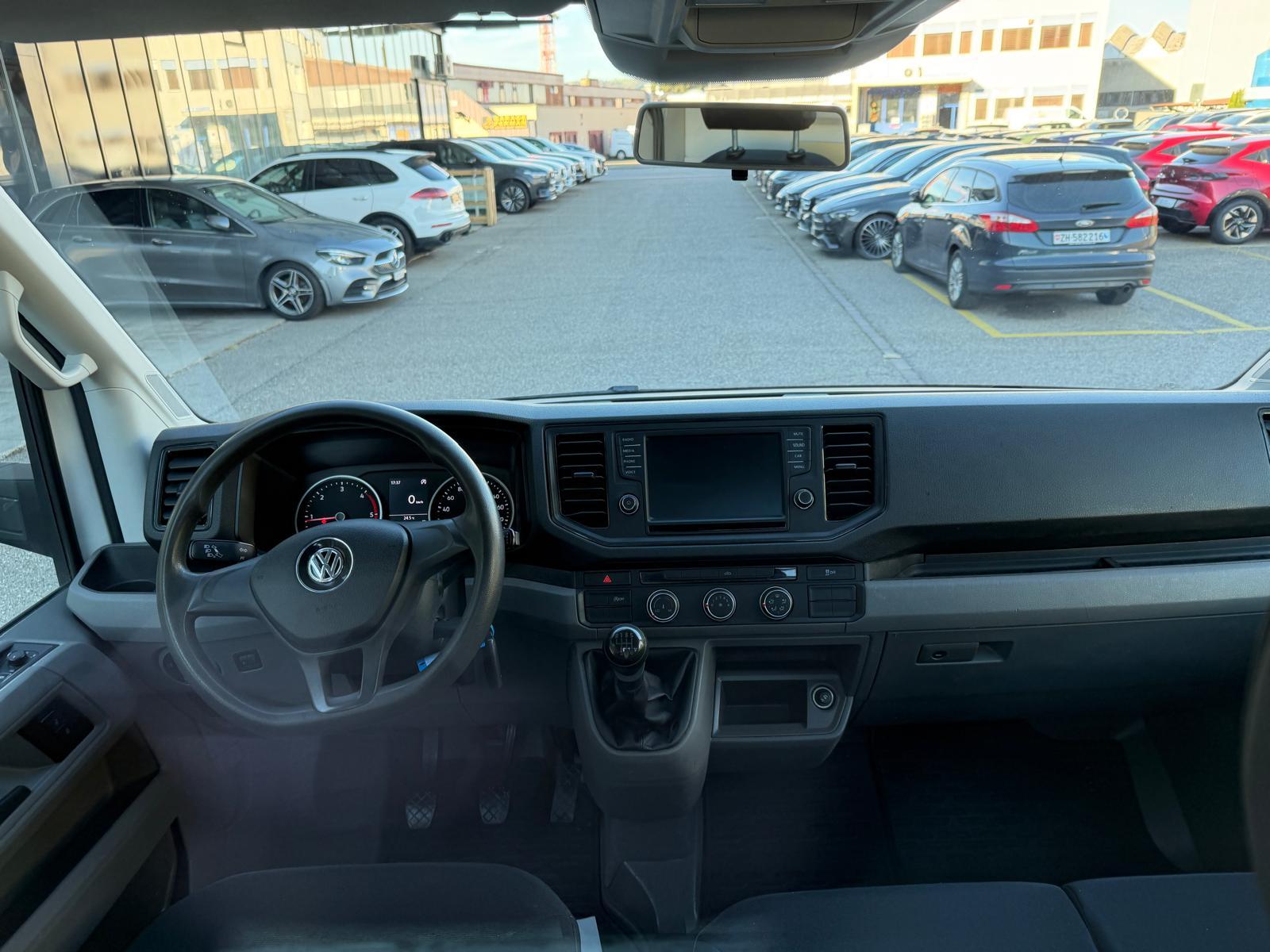 VW Crafter 35 Pick-up 3640 2.0 TDI 140 Entry 4Motion-image-9