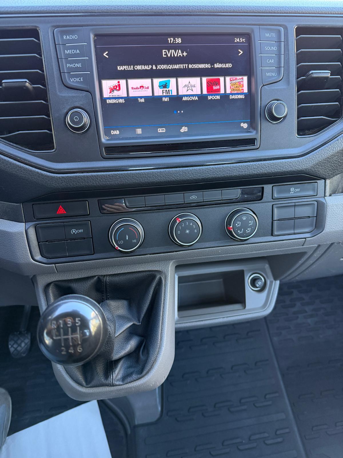 VW Crafter 35 Pick-up 3640 2.0 TDI 140 Entry 4Motion-image-11