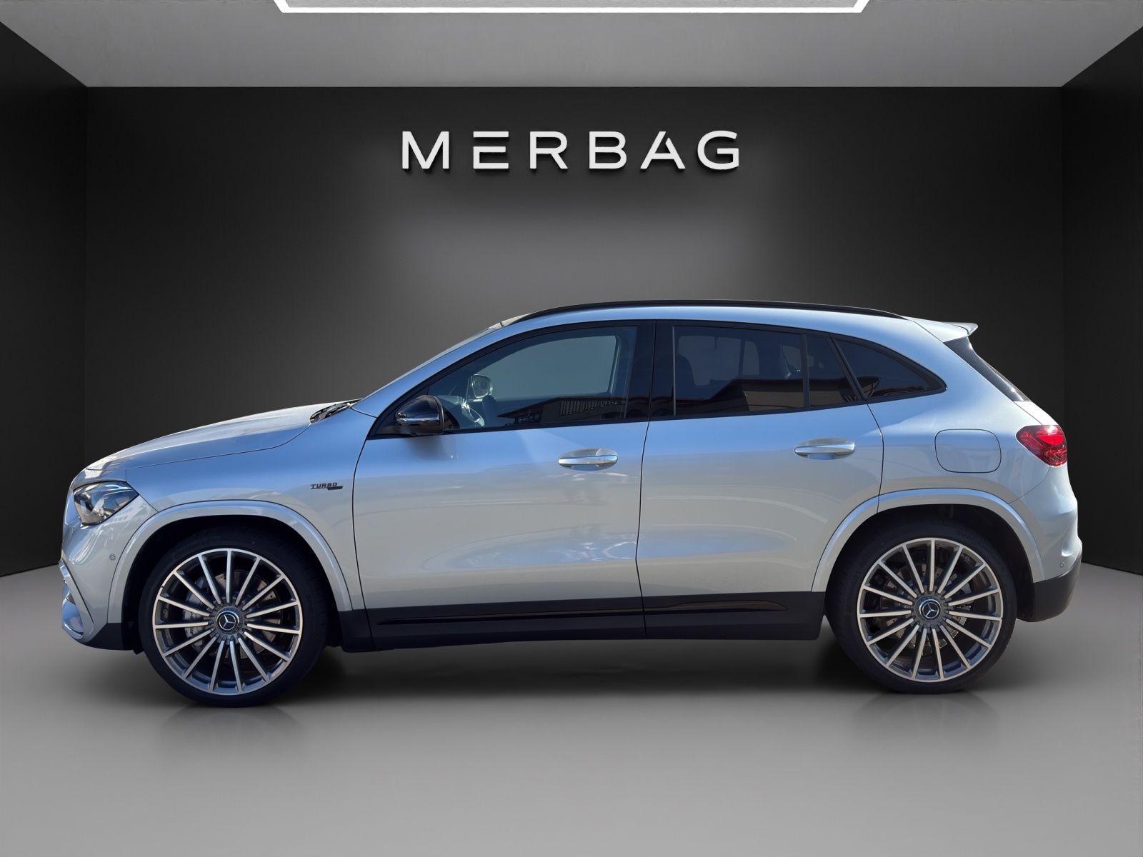 MERCEDES-BENZ GLA AMG 35 4Matic 8G-DCT-image-3
